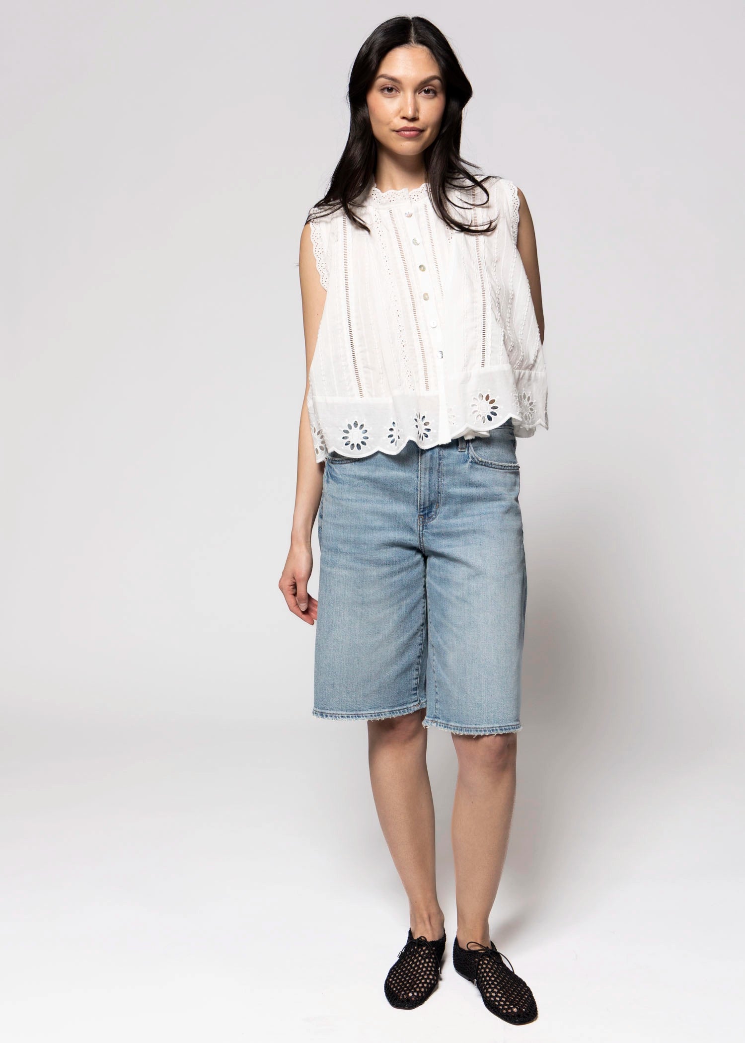 swatch_Off White sleeveless eyelet blouse