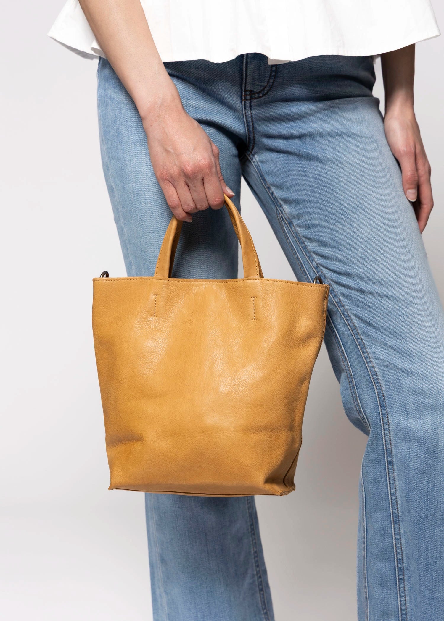 swatch_Camel latico fiona leather crossbody bag