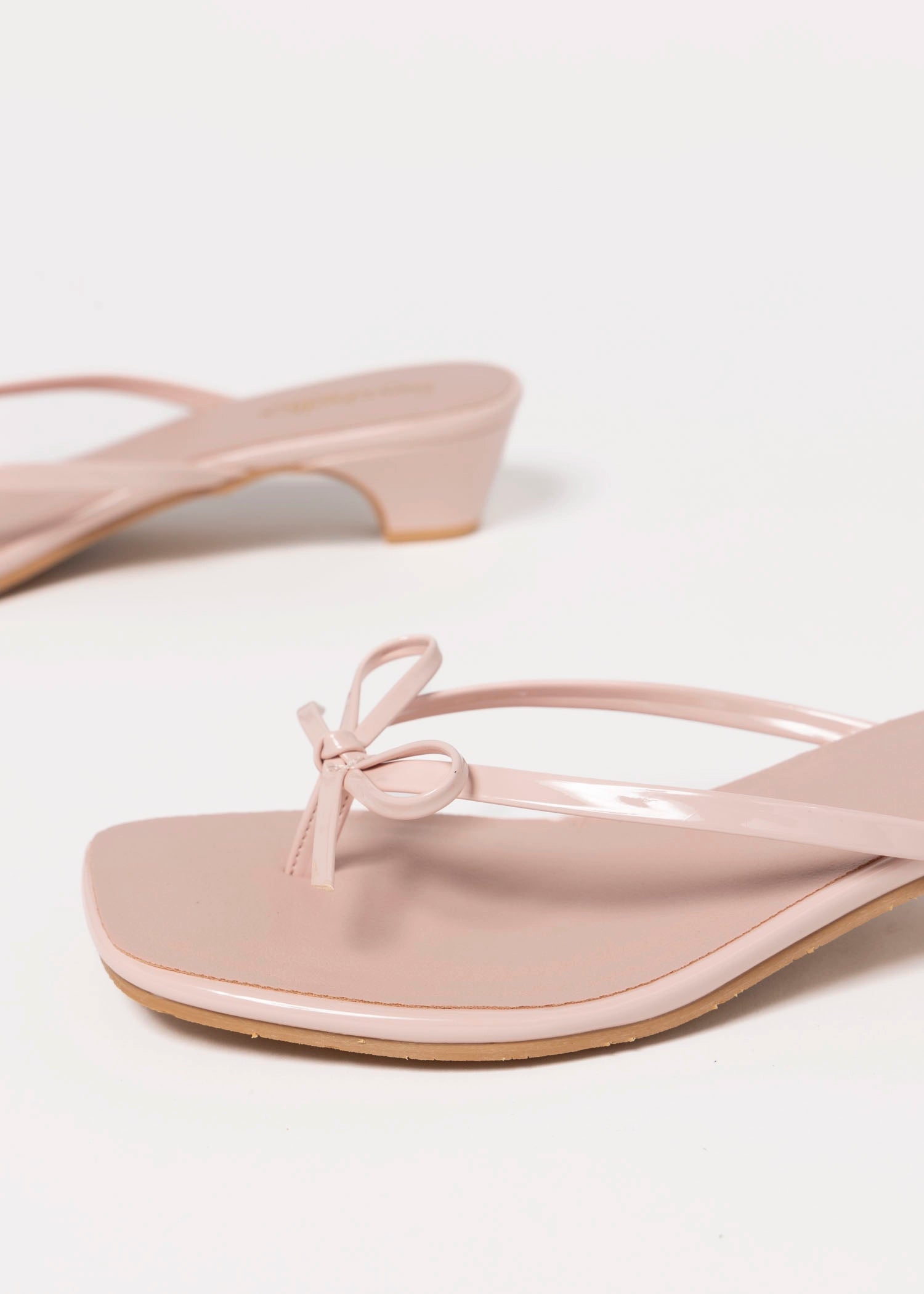 swatch_Blush Seychelles perfect wish thong sandal
