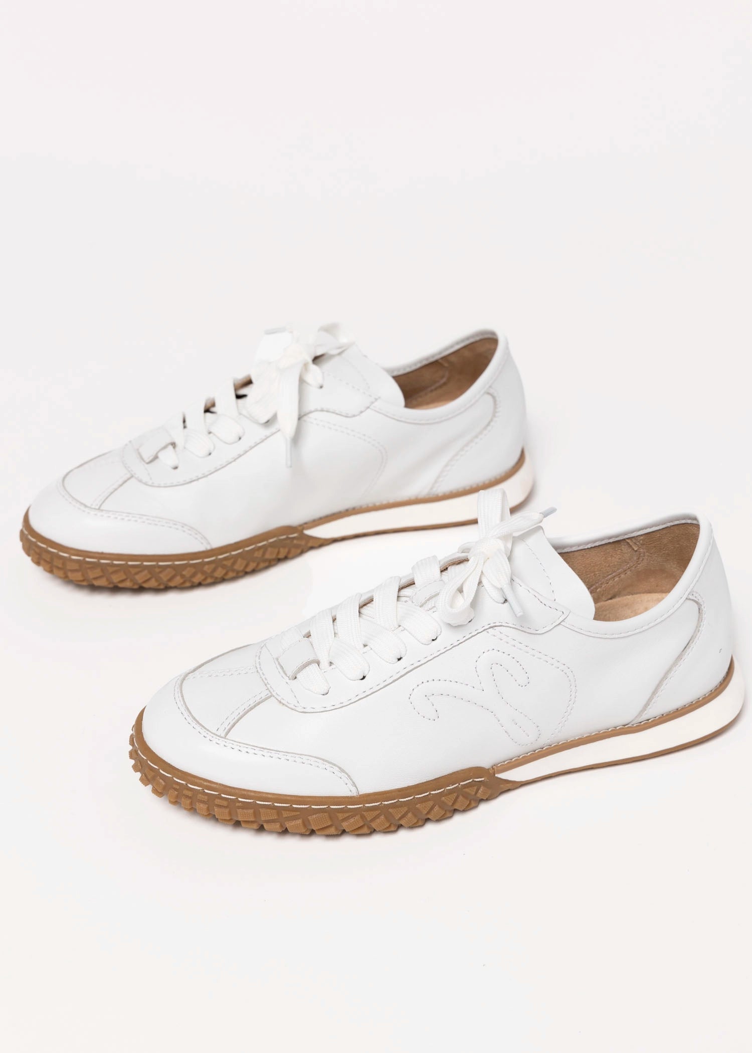 swatch_White Leather vaneli peak sneaker