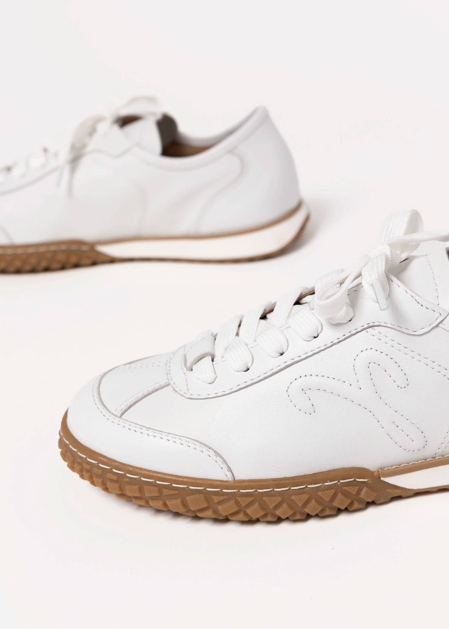 swatch_White Leather vaneli peak sneaker