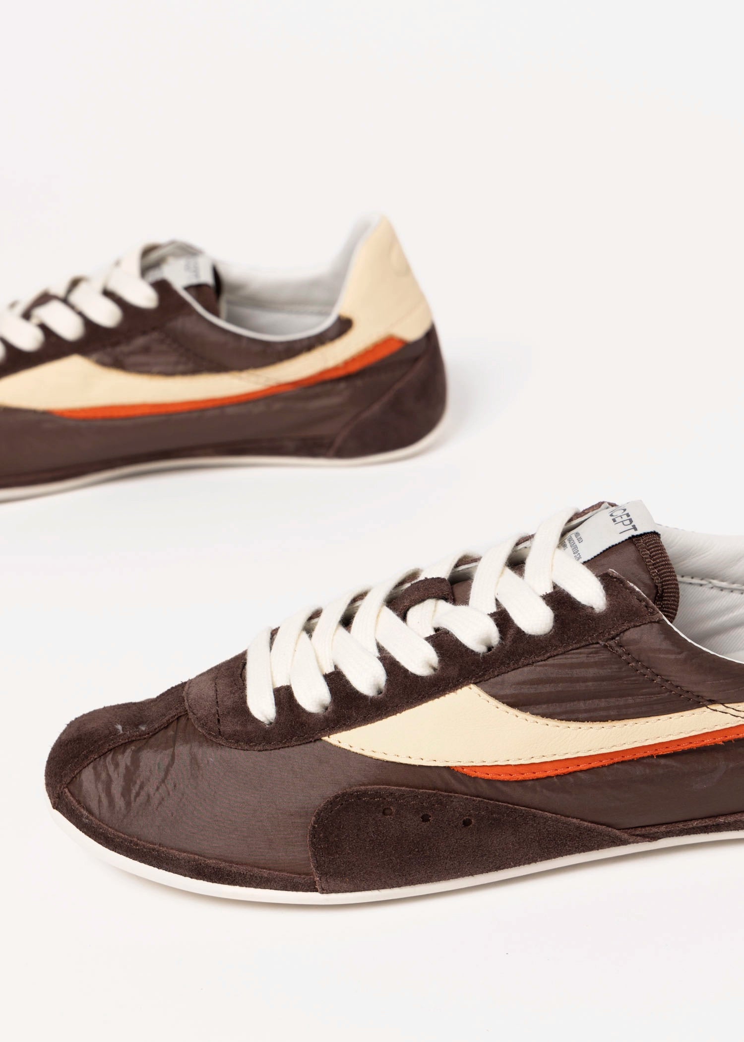 swatch_Espresso oncept temple sneaker