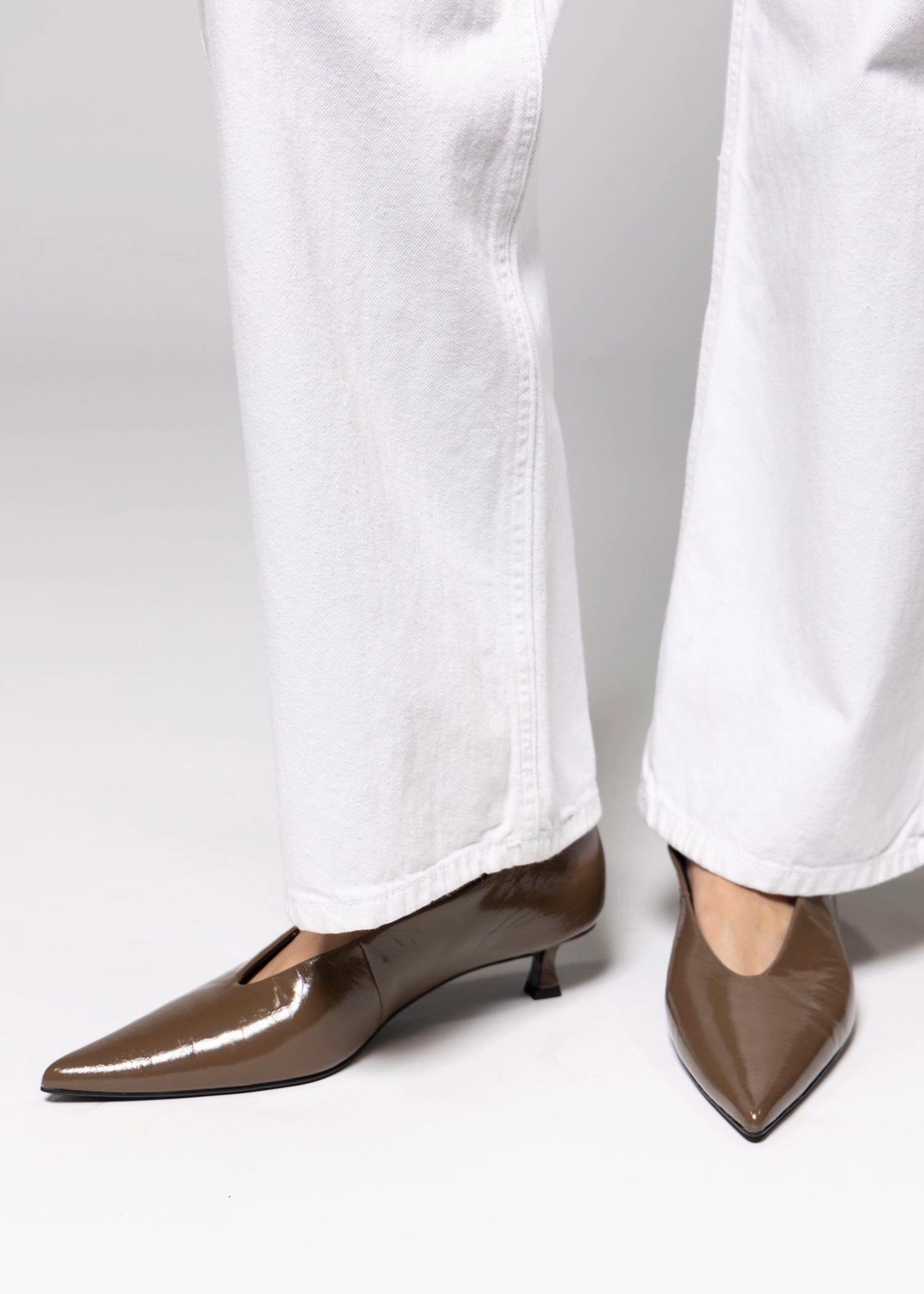 swatch_Liqueur Tony Bianco cherry kitten heel pump