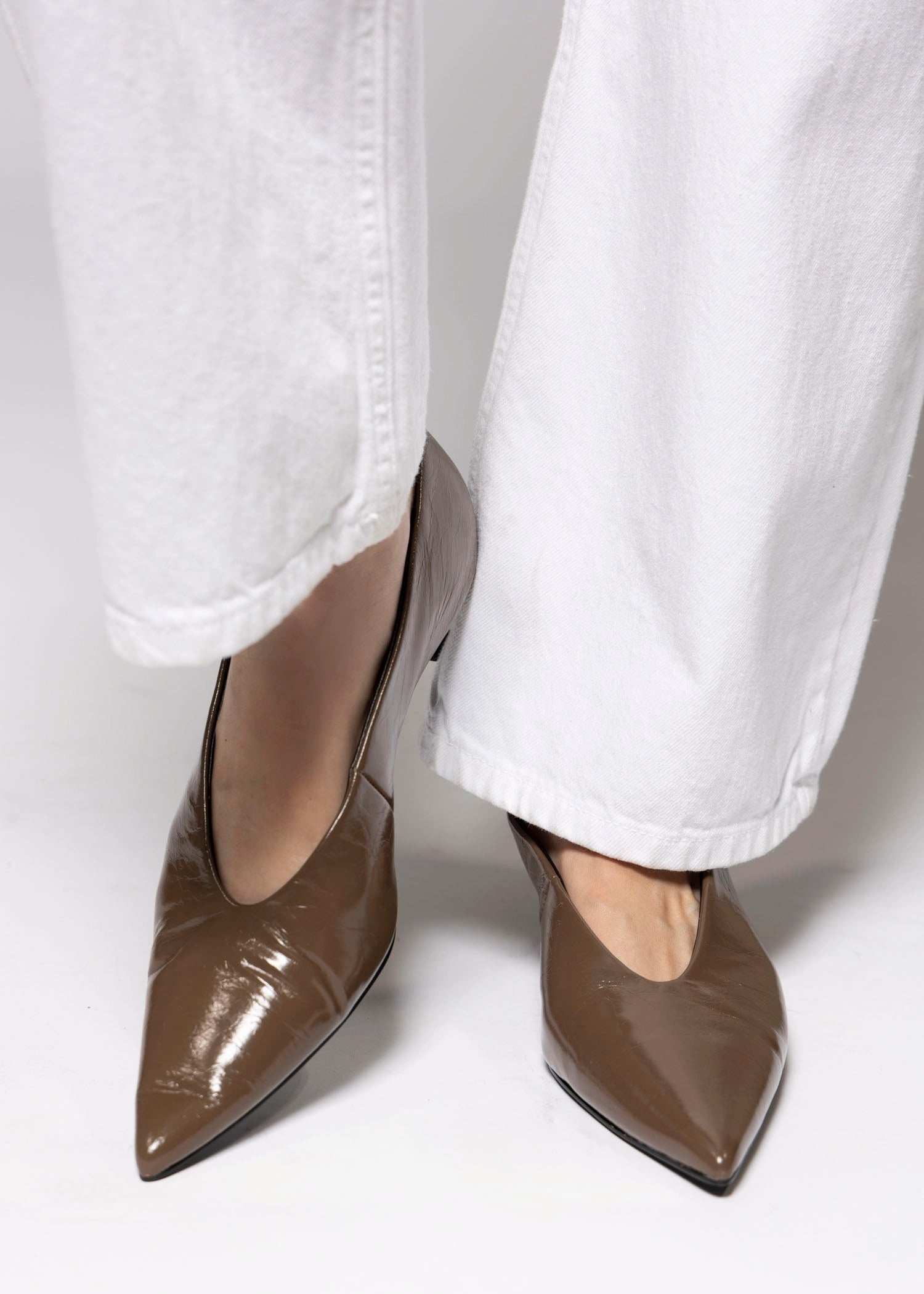 swatch_Liqueur Tony Bianco cherry kitten heel pump