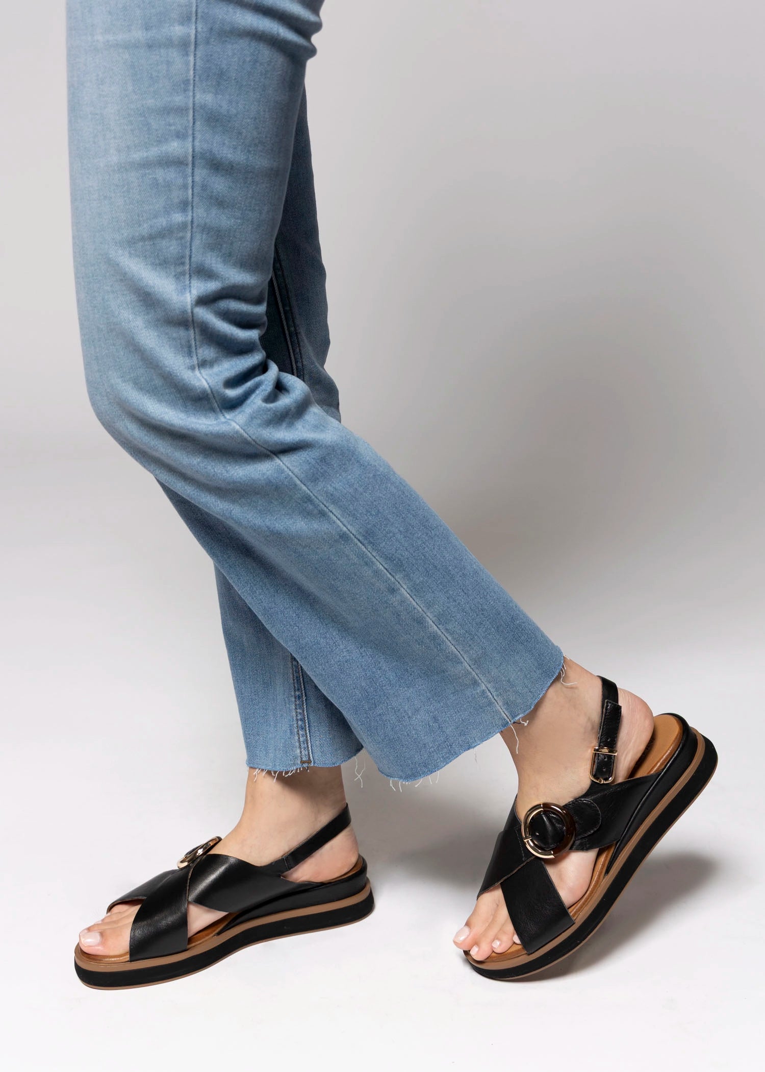 swatch-Black Leather inuovo platform sandal