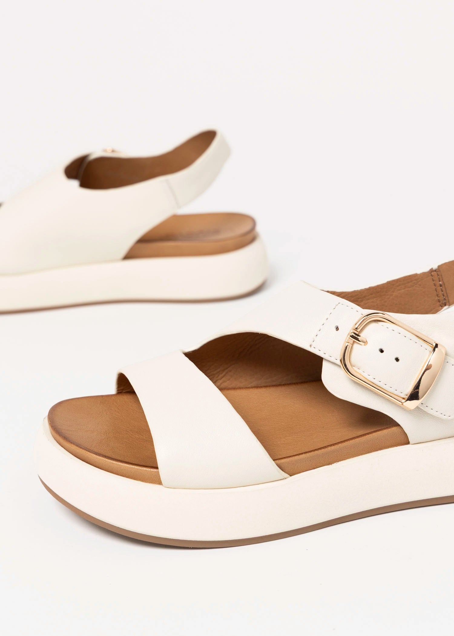 swatch_Crema inuovo platform leather sandal