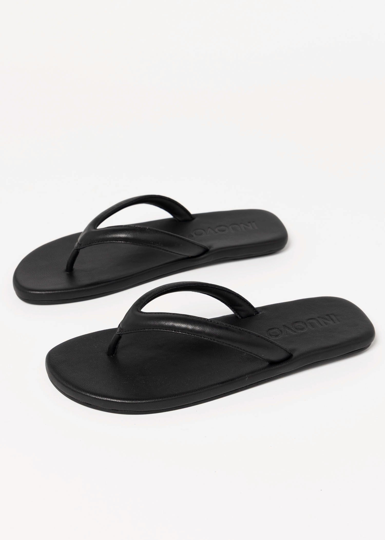 swatch_Black Leather inuovo flat thong sandal