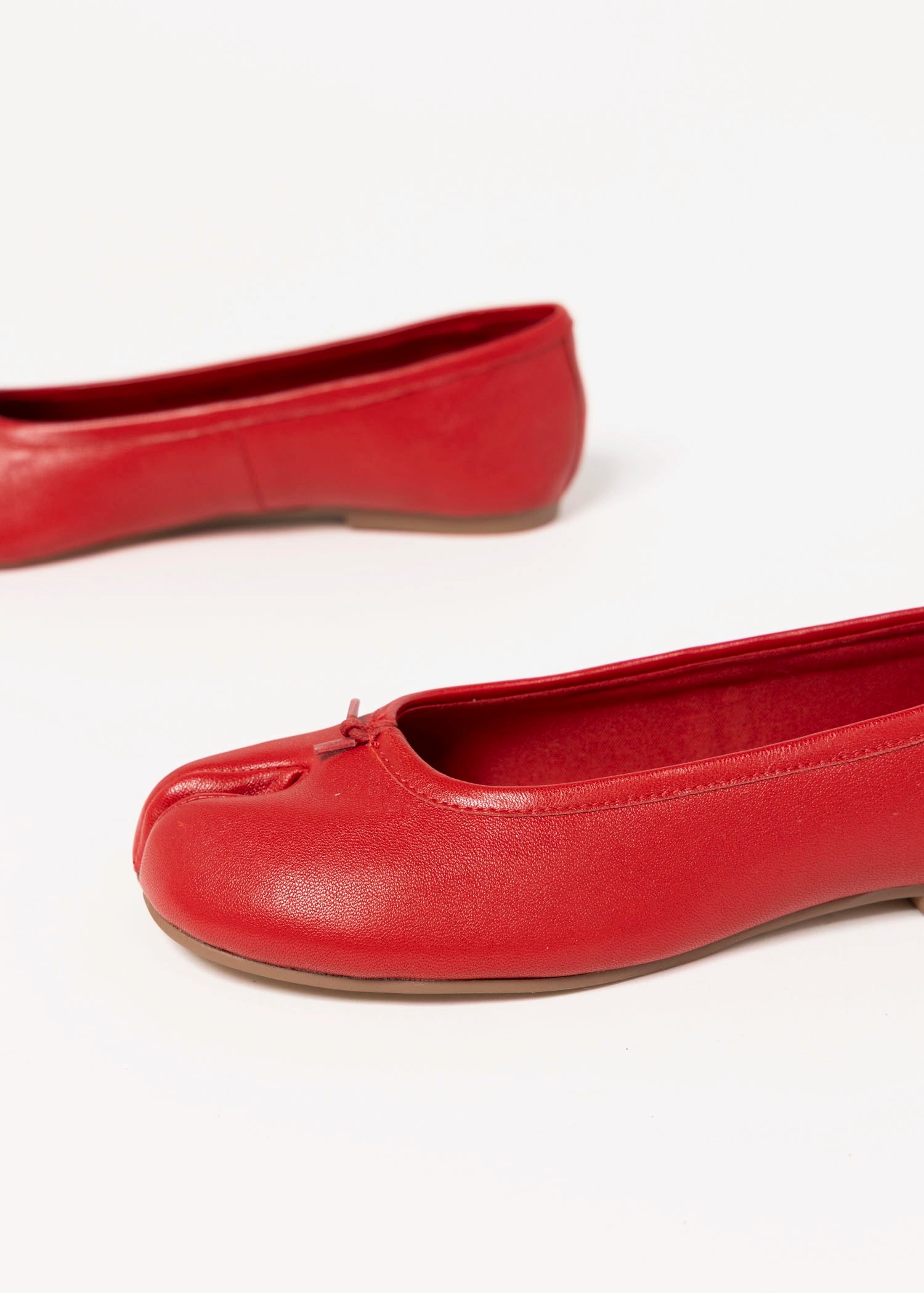 swatch_Red inuovo tabi ballet flat