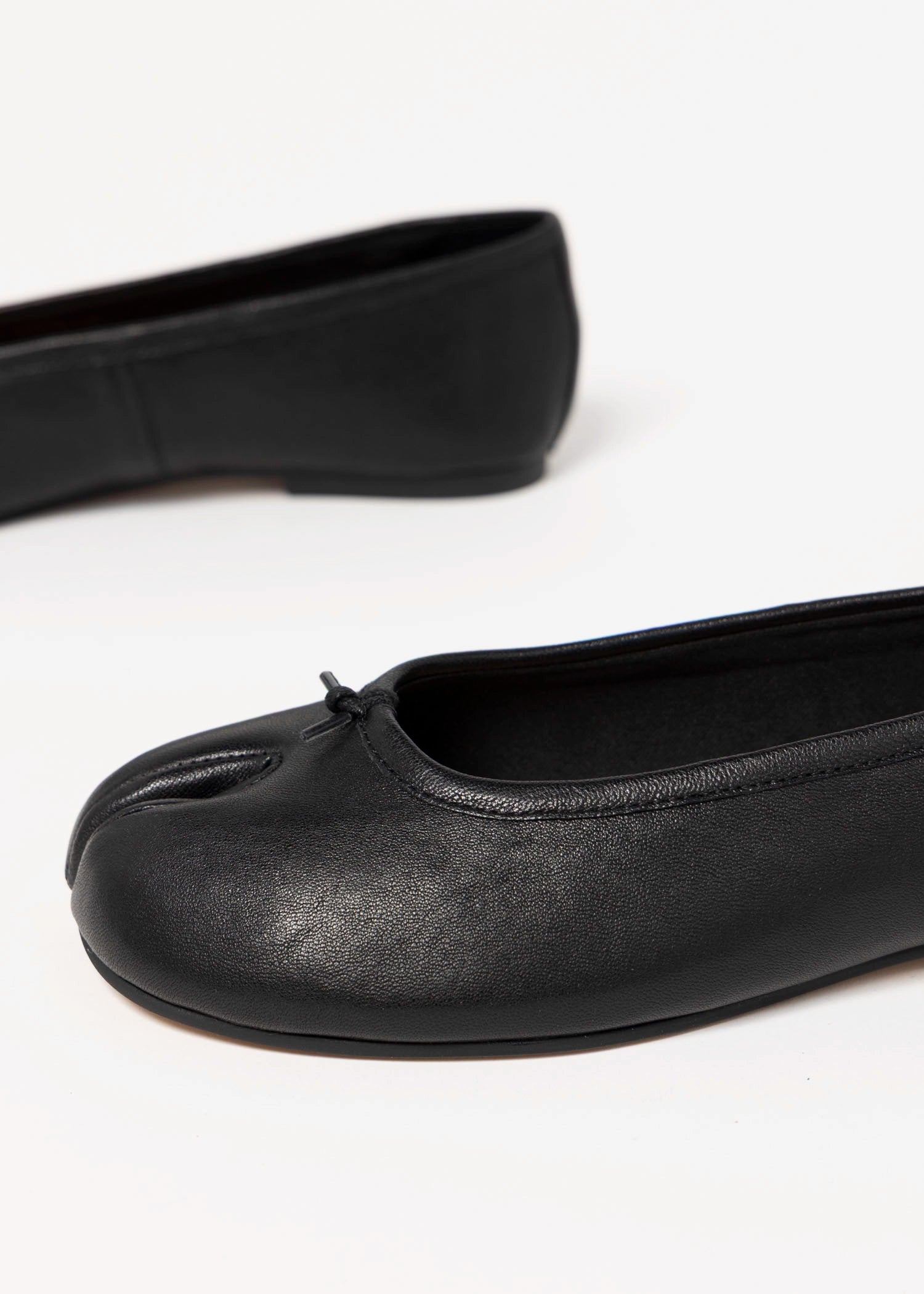 swatch_Black inuovo tabi ballet flat