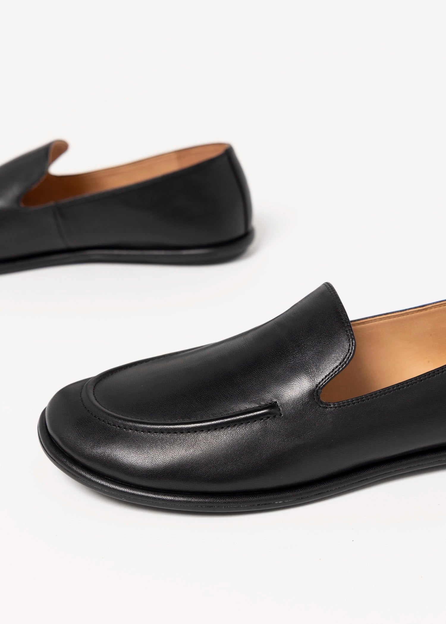 swatch_Black Leather inuovo leather loafer