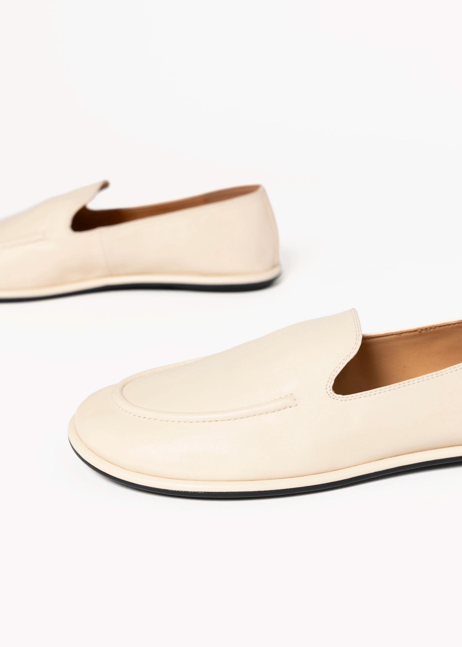 swatch_Off White Leather inuovo leather loafer