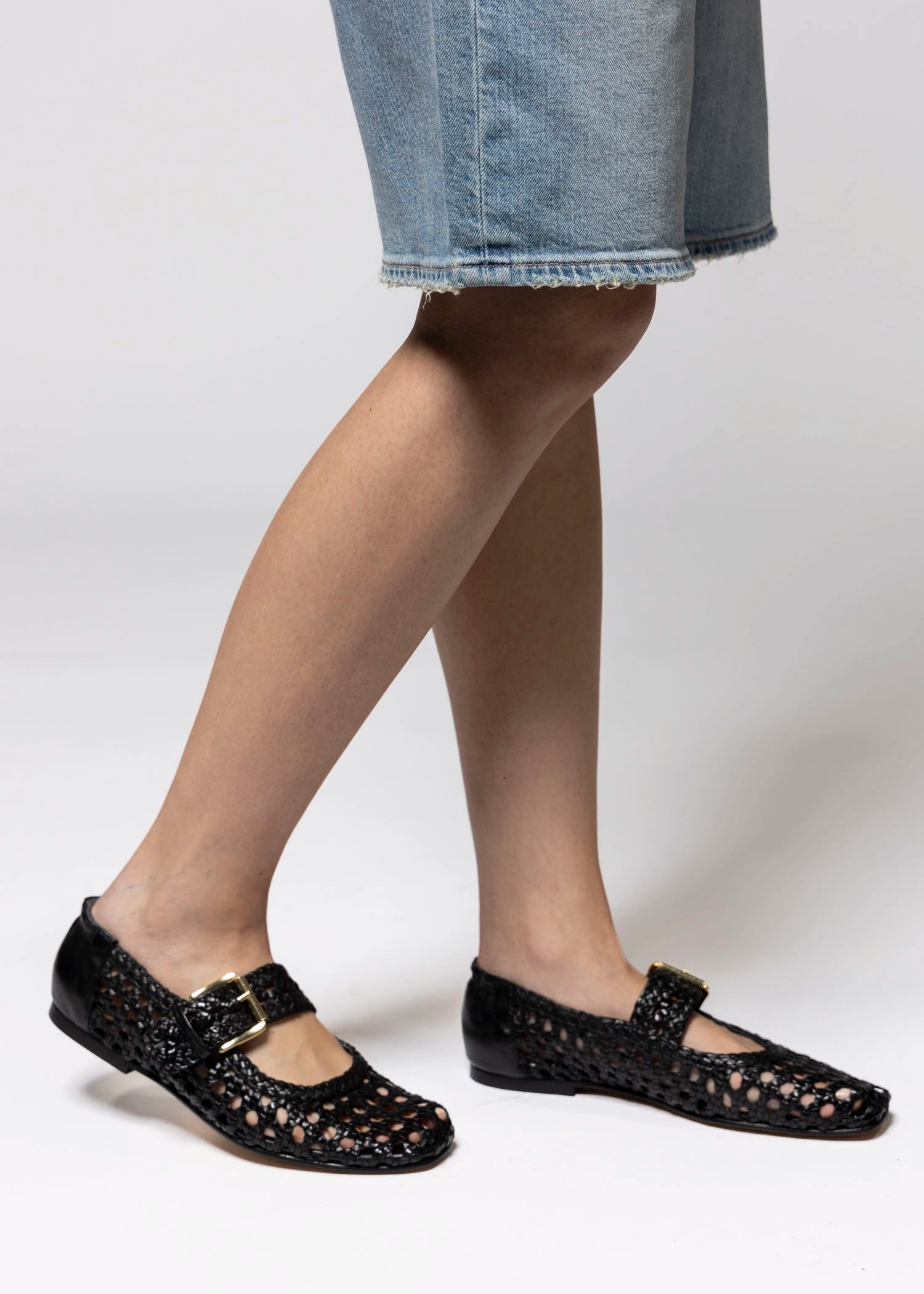 swatch_Black Leather silent d carmi woven mary jane