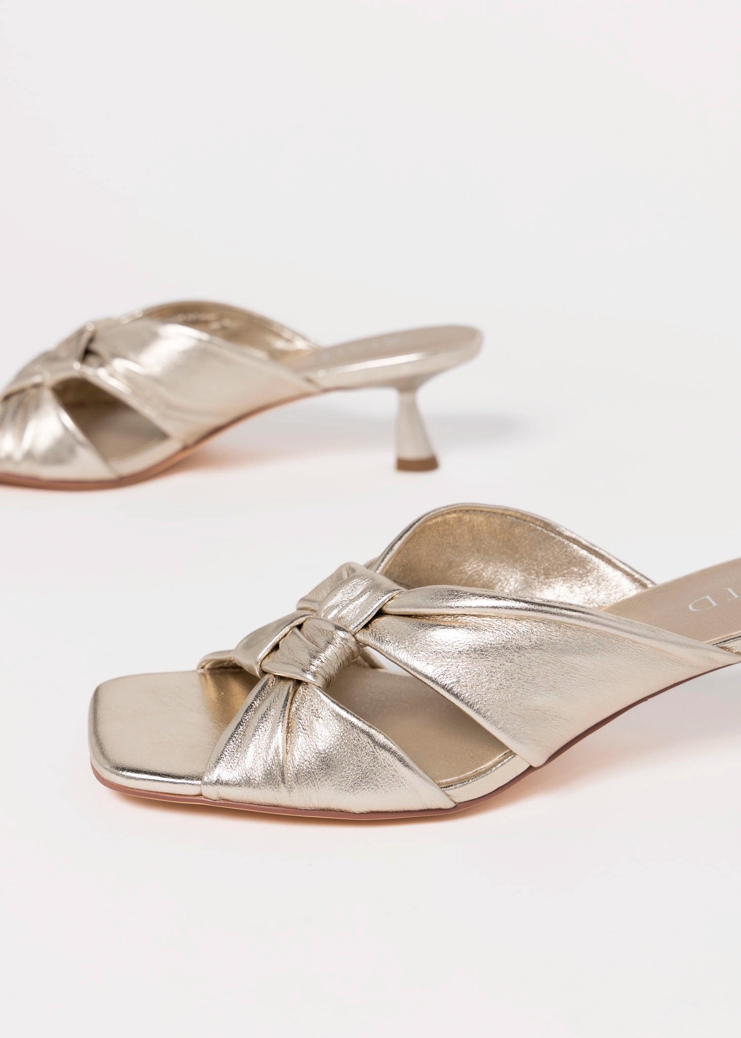 swatch_Gold Leather silent d kineta heeled sandal
