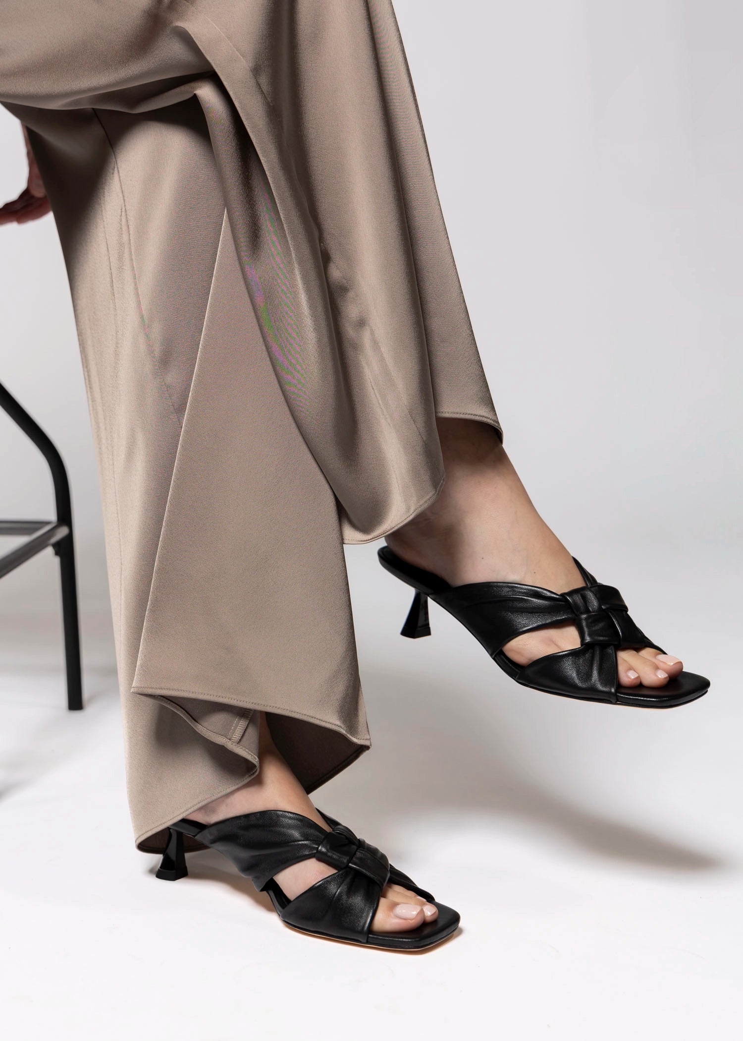 swatch_Black Leather silent d kineta heeled sandal