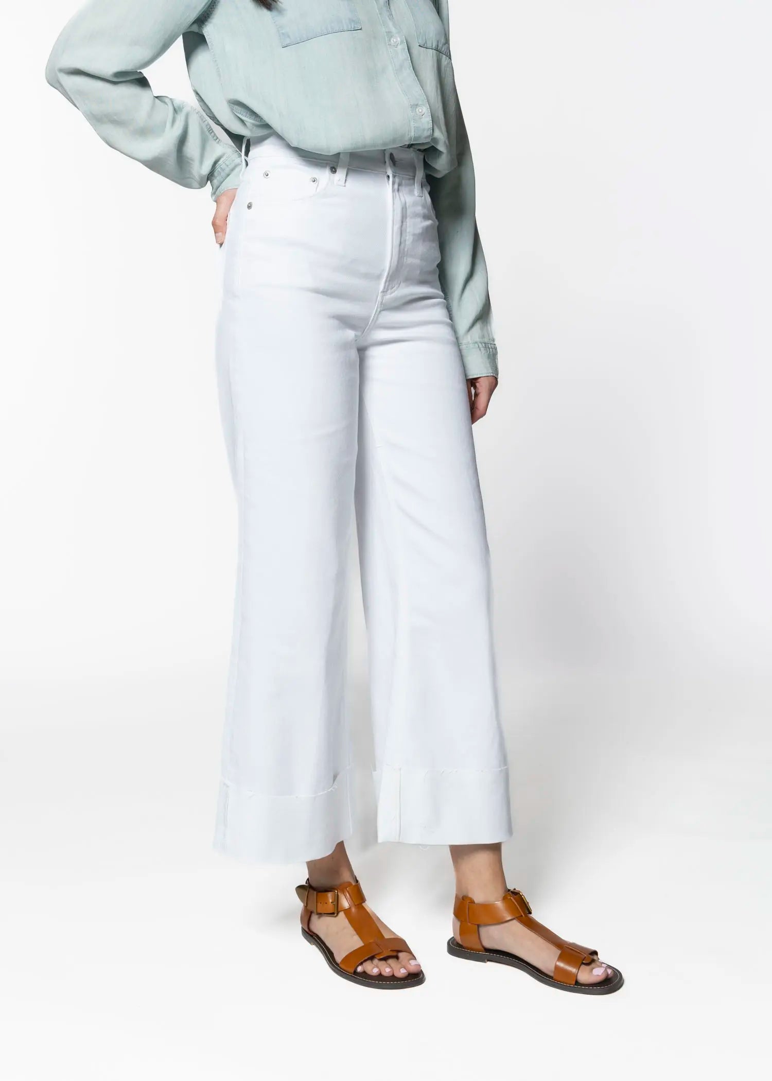 swatch_white lana crop pant apparel