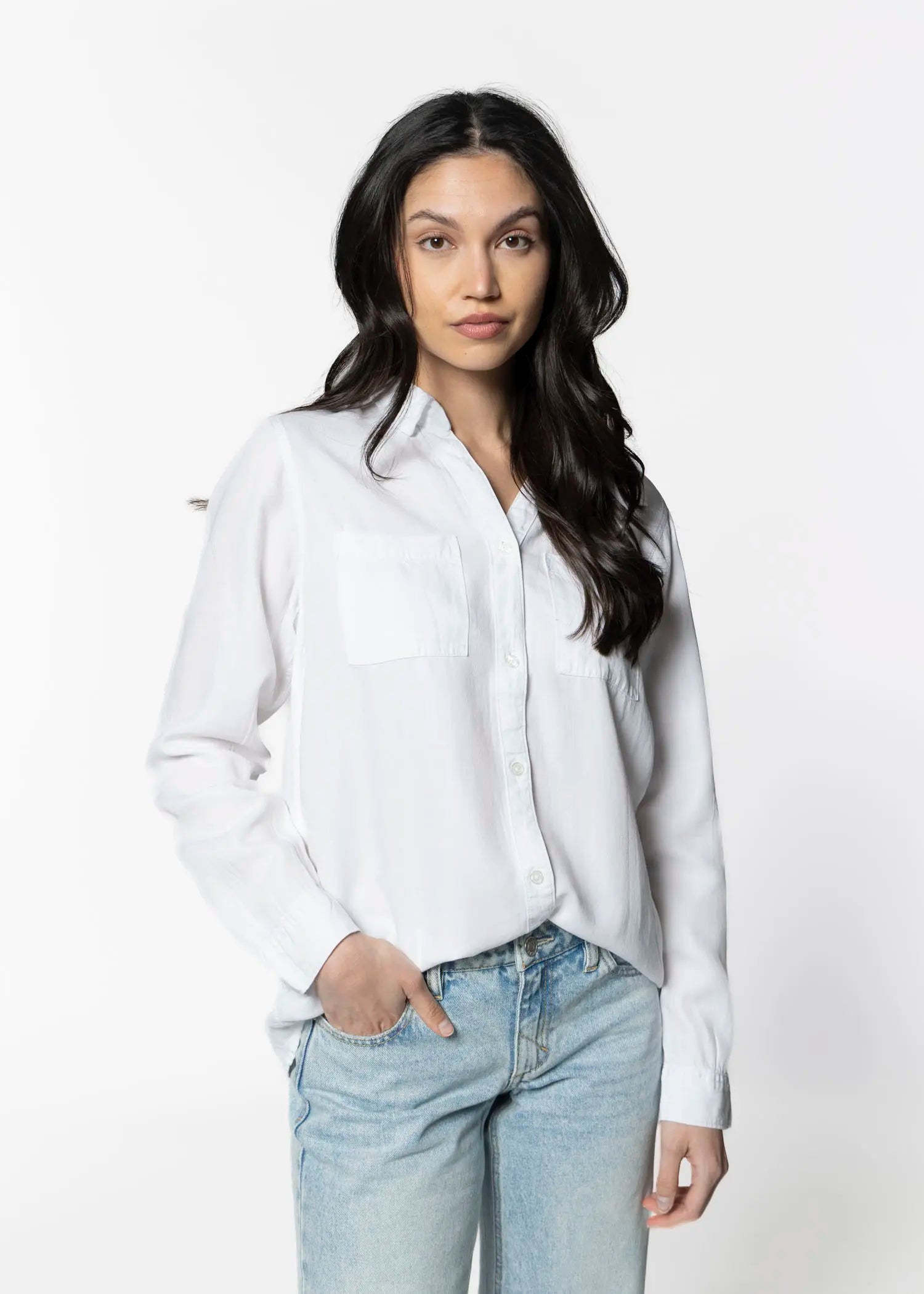 swatch_white ginger button down apparel