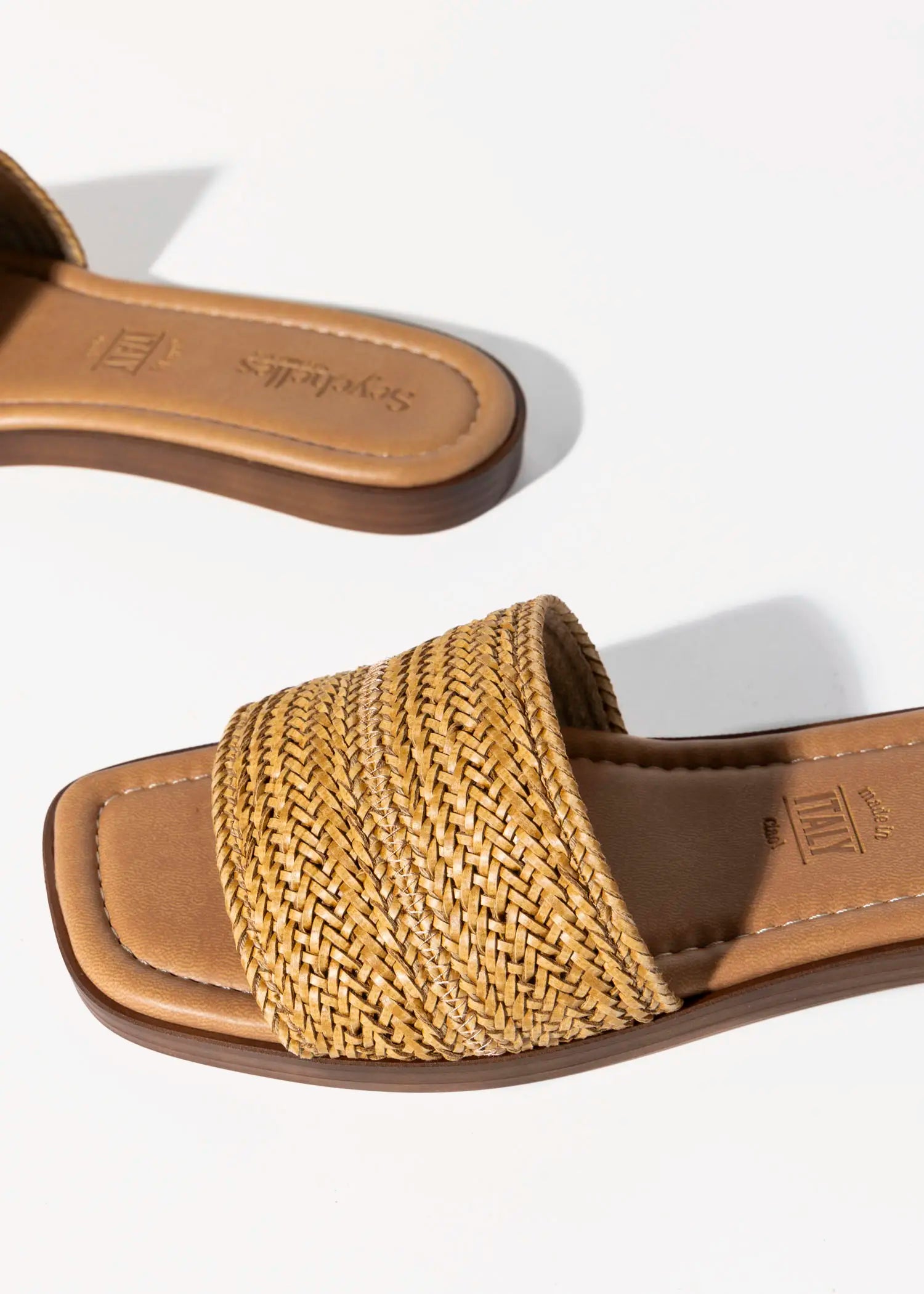 swatch_neutrals palms perfection sandal flat sandals