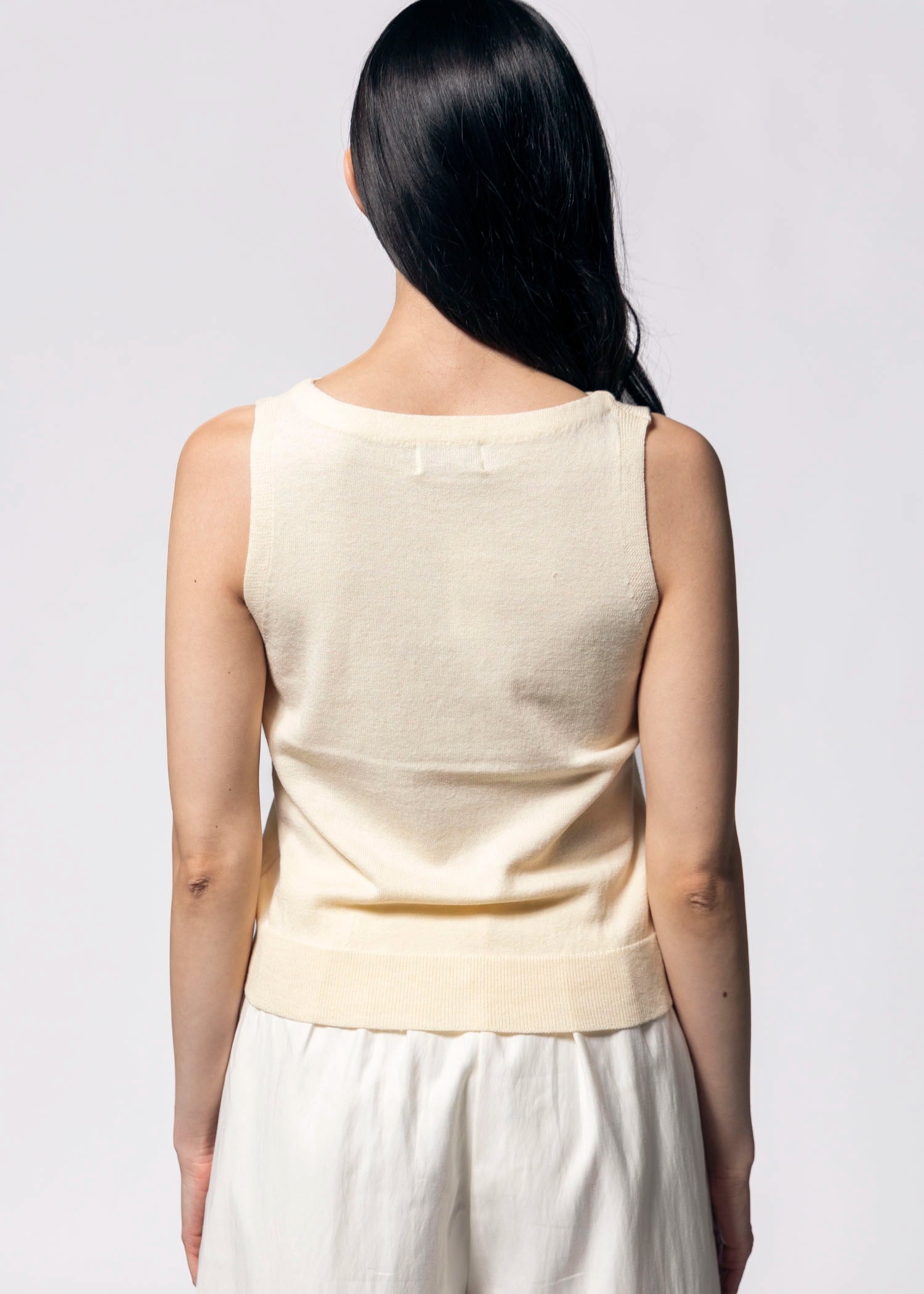 swatch_Butter boatneck sweater tank