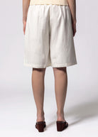 swatch_Cream knee length trouser shorts