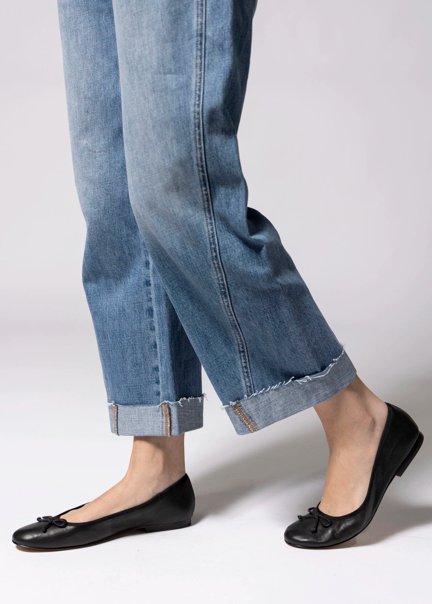 swatch_Black Leather dolce vita ritla ballet flats