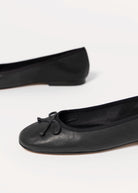 swatch_Black Leather dolce vita ritla ballet flats