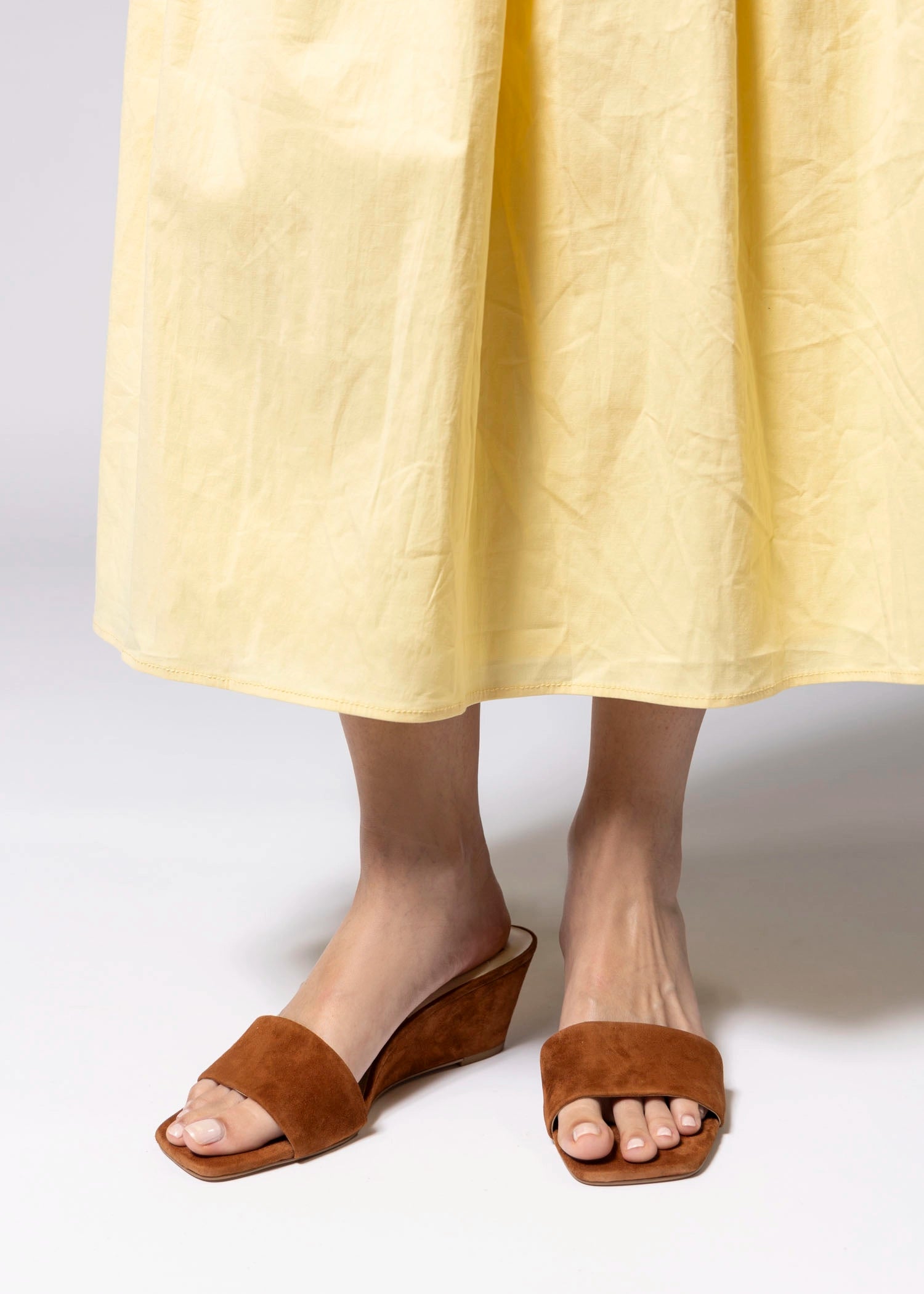 swatch_Brown Suede dolce vita qaily wedge sandal