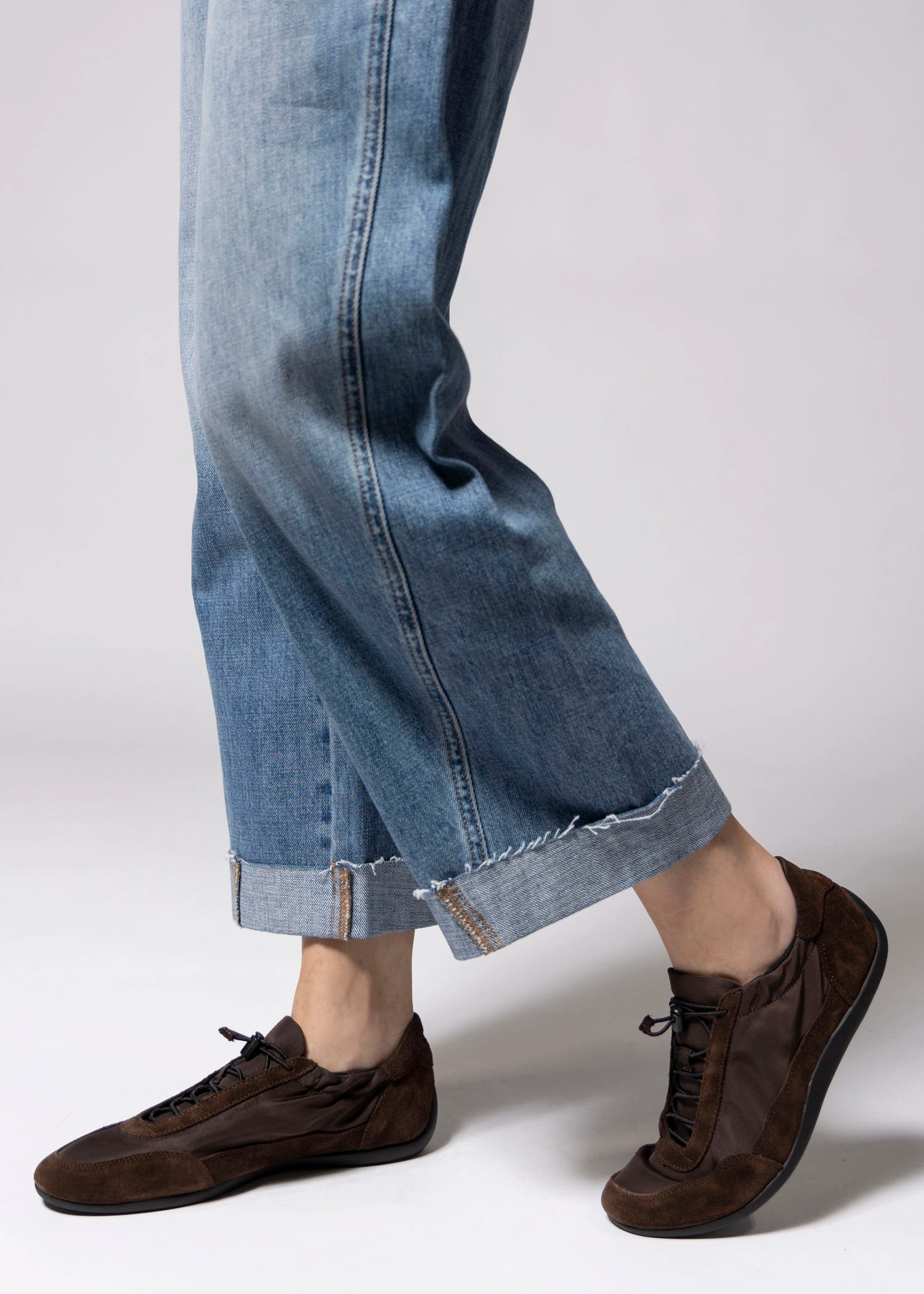 swatch_Coffee Suede vagabond hollie sneakers