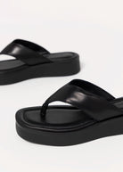swatch_Black Leather vagabond danya platform thong sandal