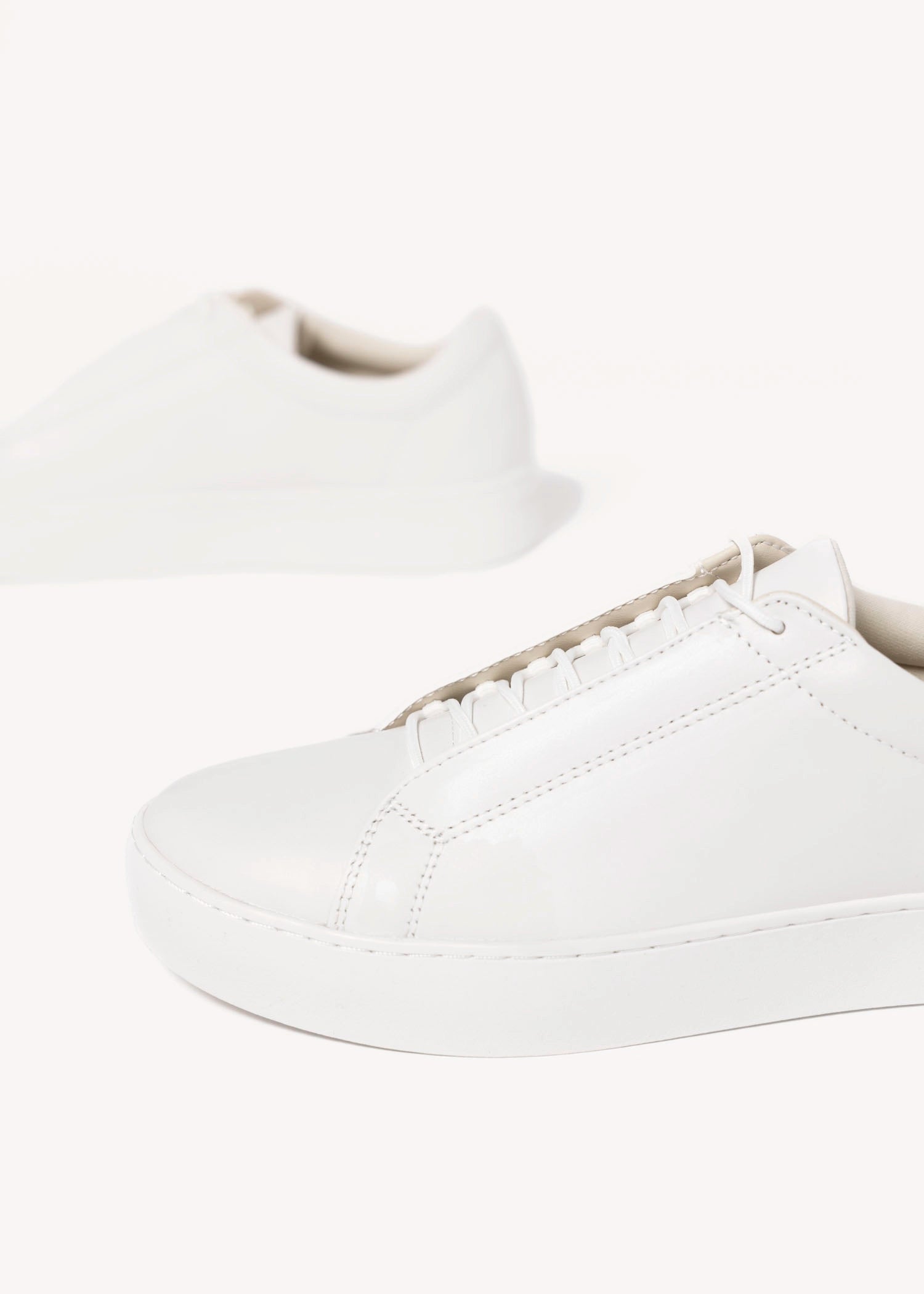 swatch_White Leather vagabond zoe sneaker