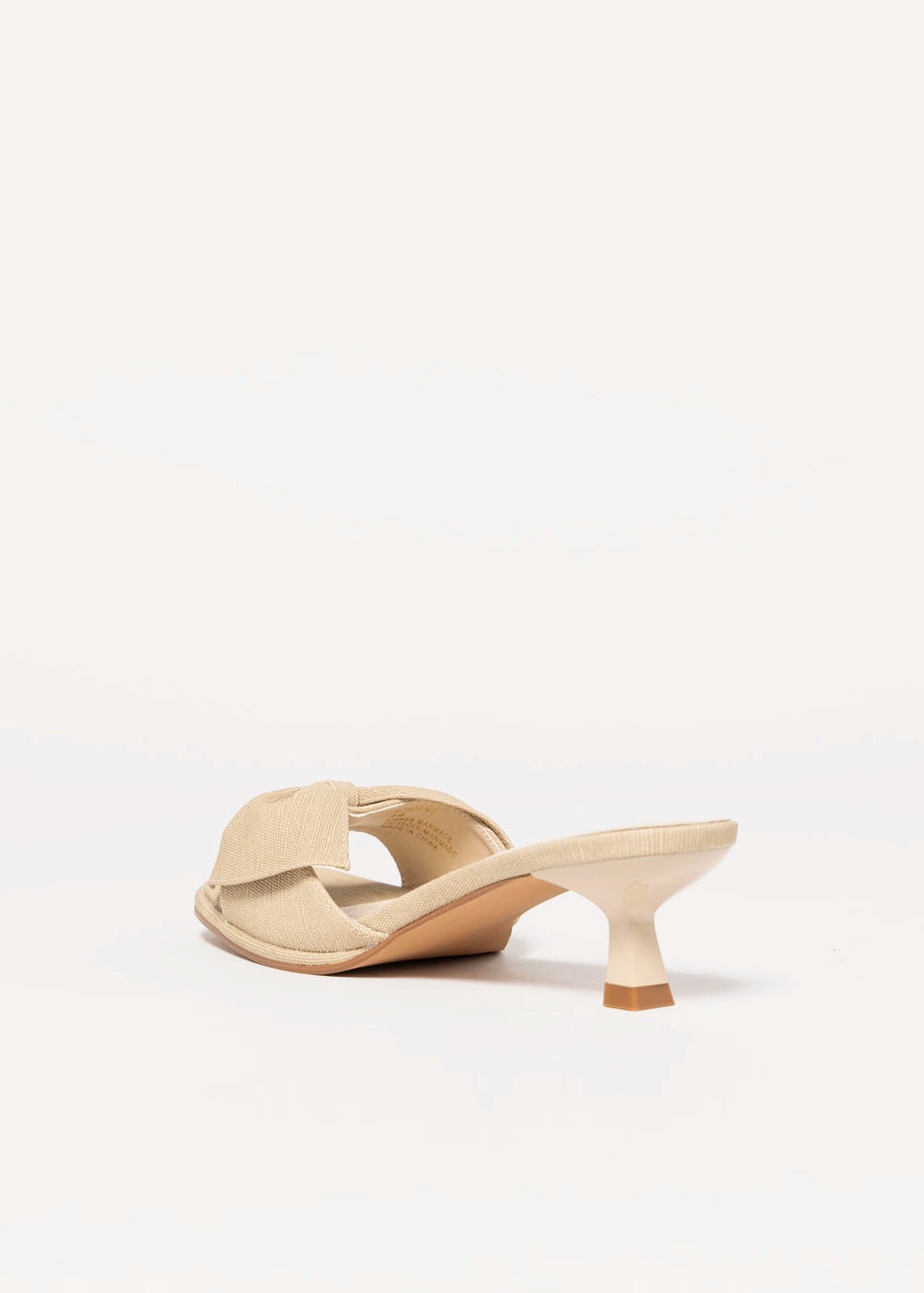 swatch_Natural coconuts pompano kitten heel sandal