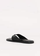 swatch_Black Leather coconuts mirage thong sandal