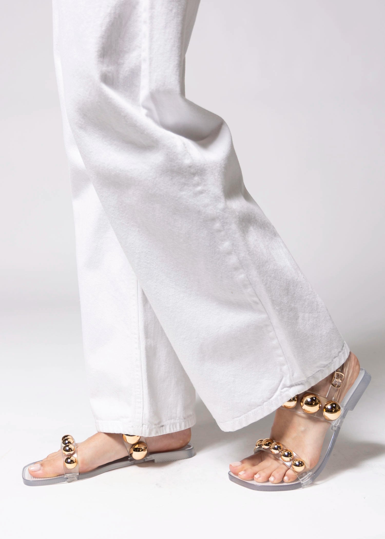 swatch_Clear jeffrey campbell gumdrop jelly sandal