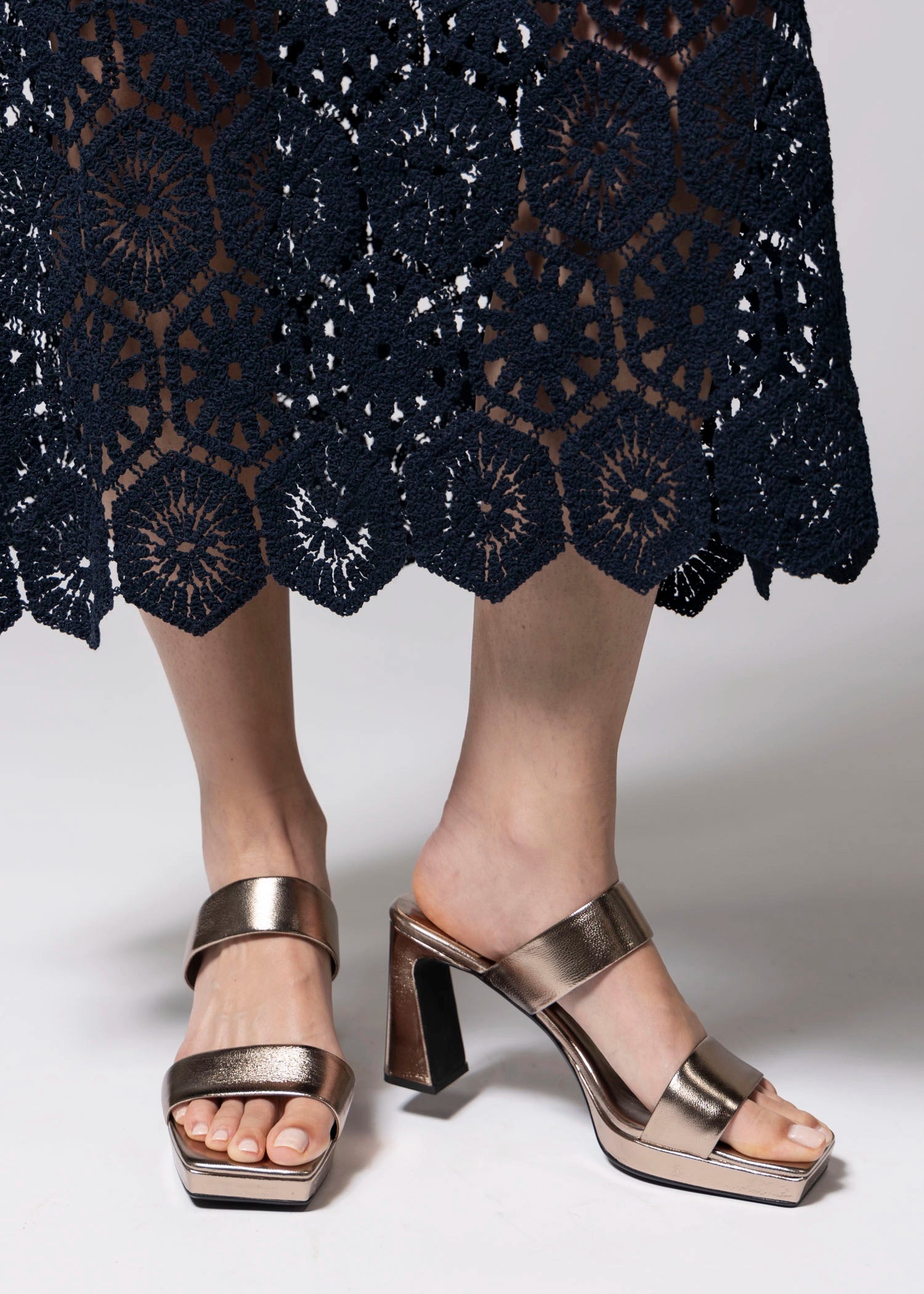 swatch_Pewter Leather jeffrey campbell danity heeled sandal