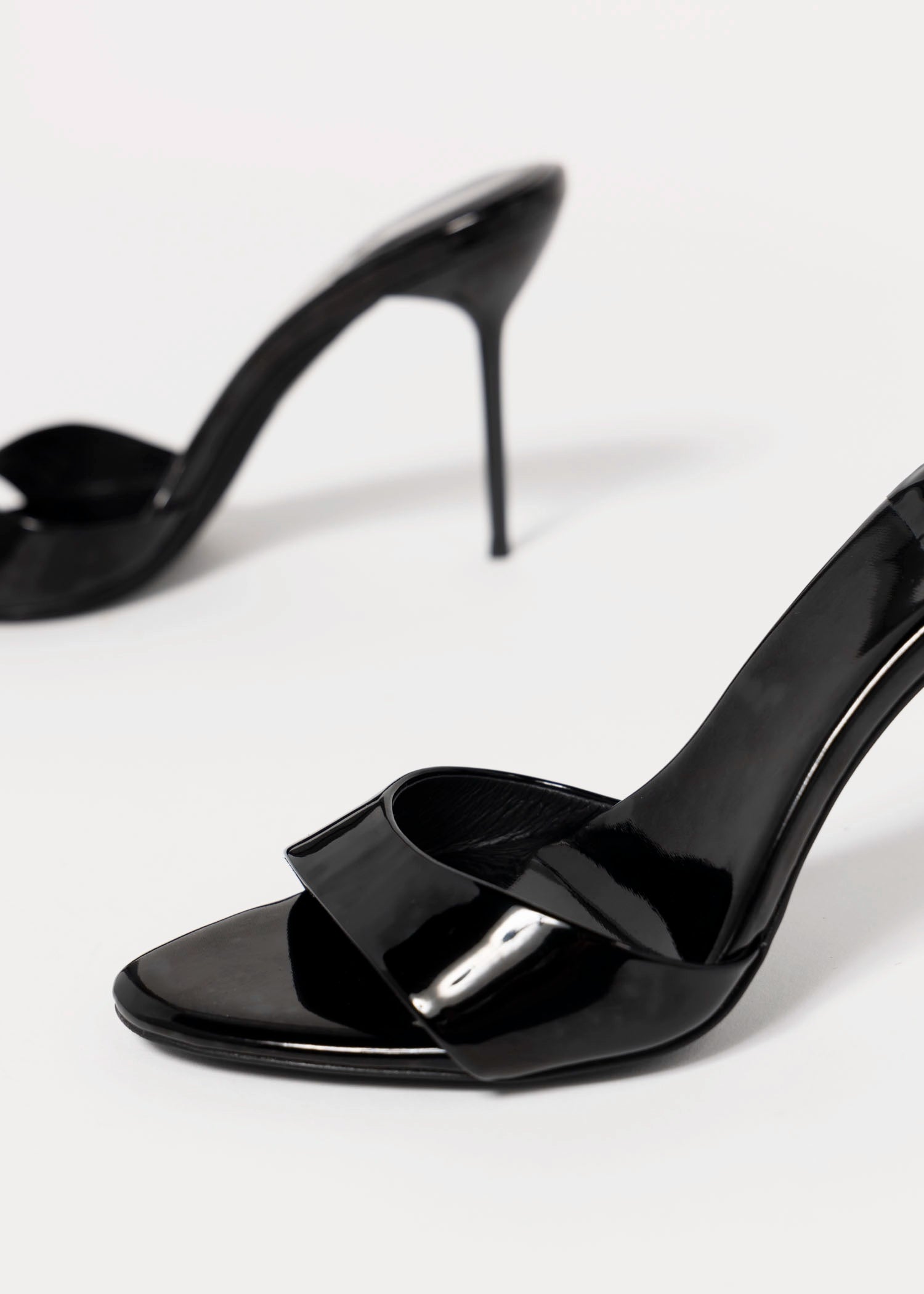 swatch_Black Patent jeffrey campbell ce-soire stiletto heel