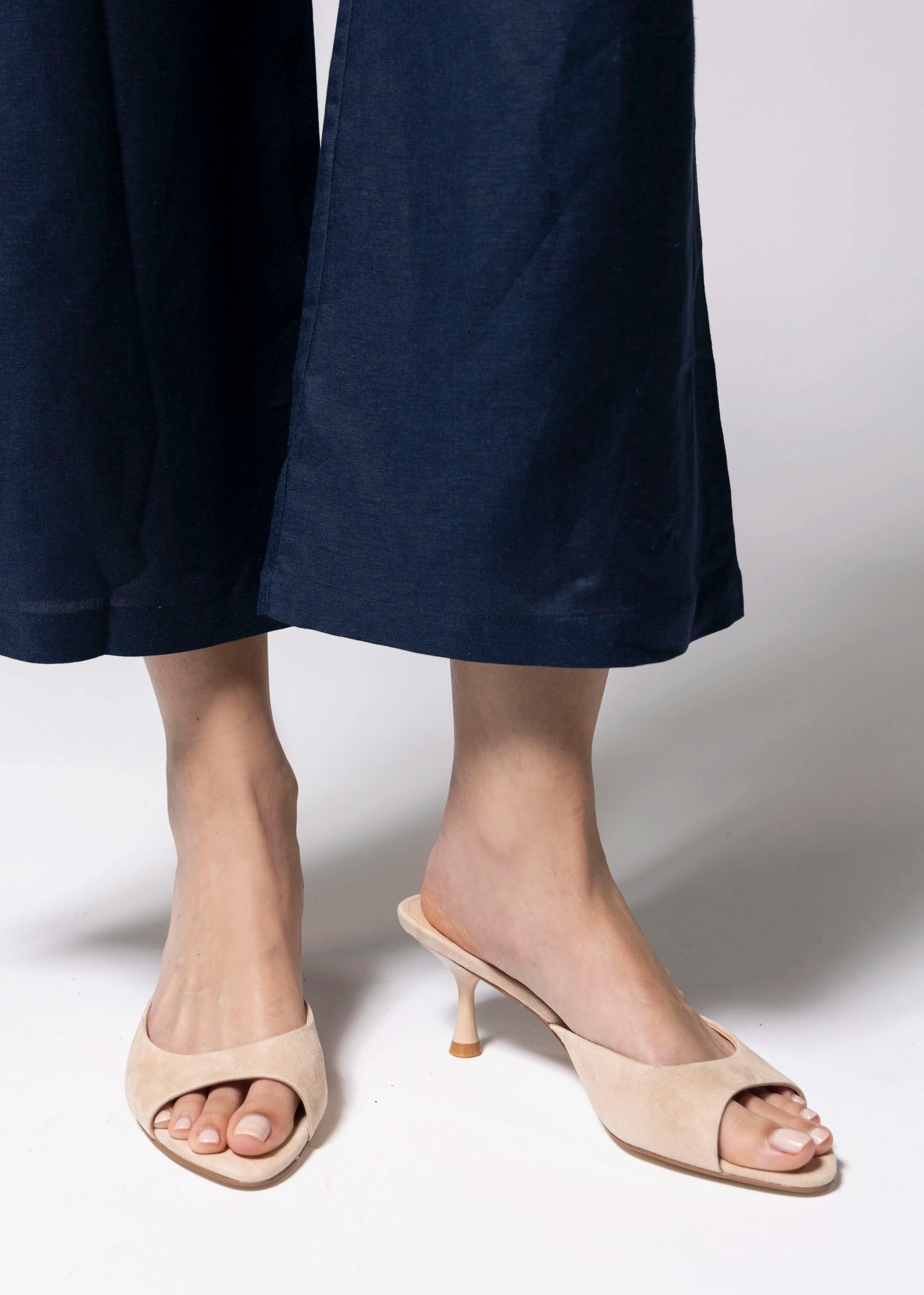 swatch_Beige Suede jeffrey campbell spy kid heeled sandal