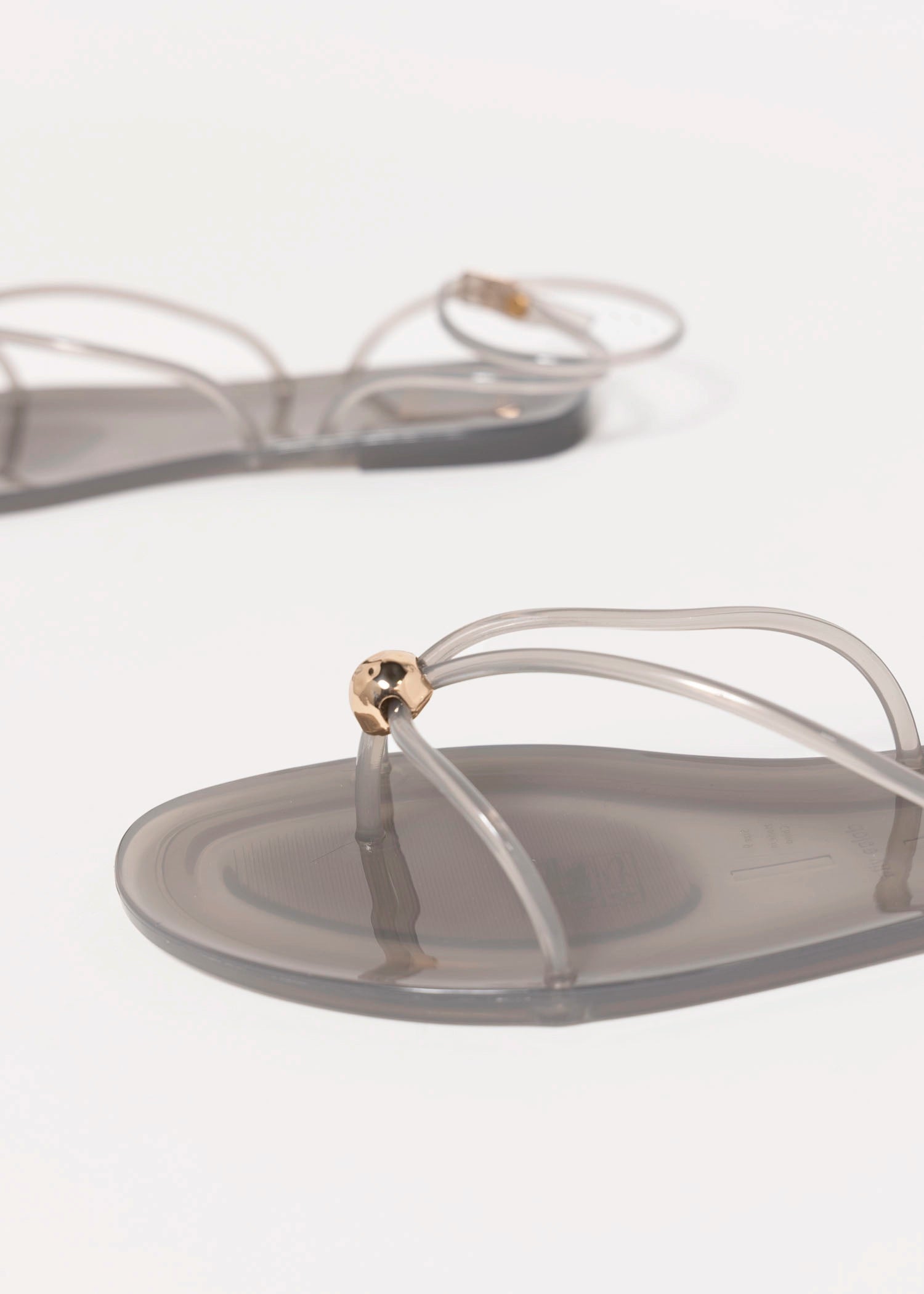 swatch_Smoke dolce vita kenley jelly sandal