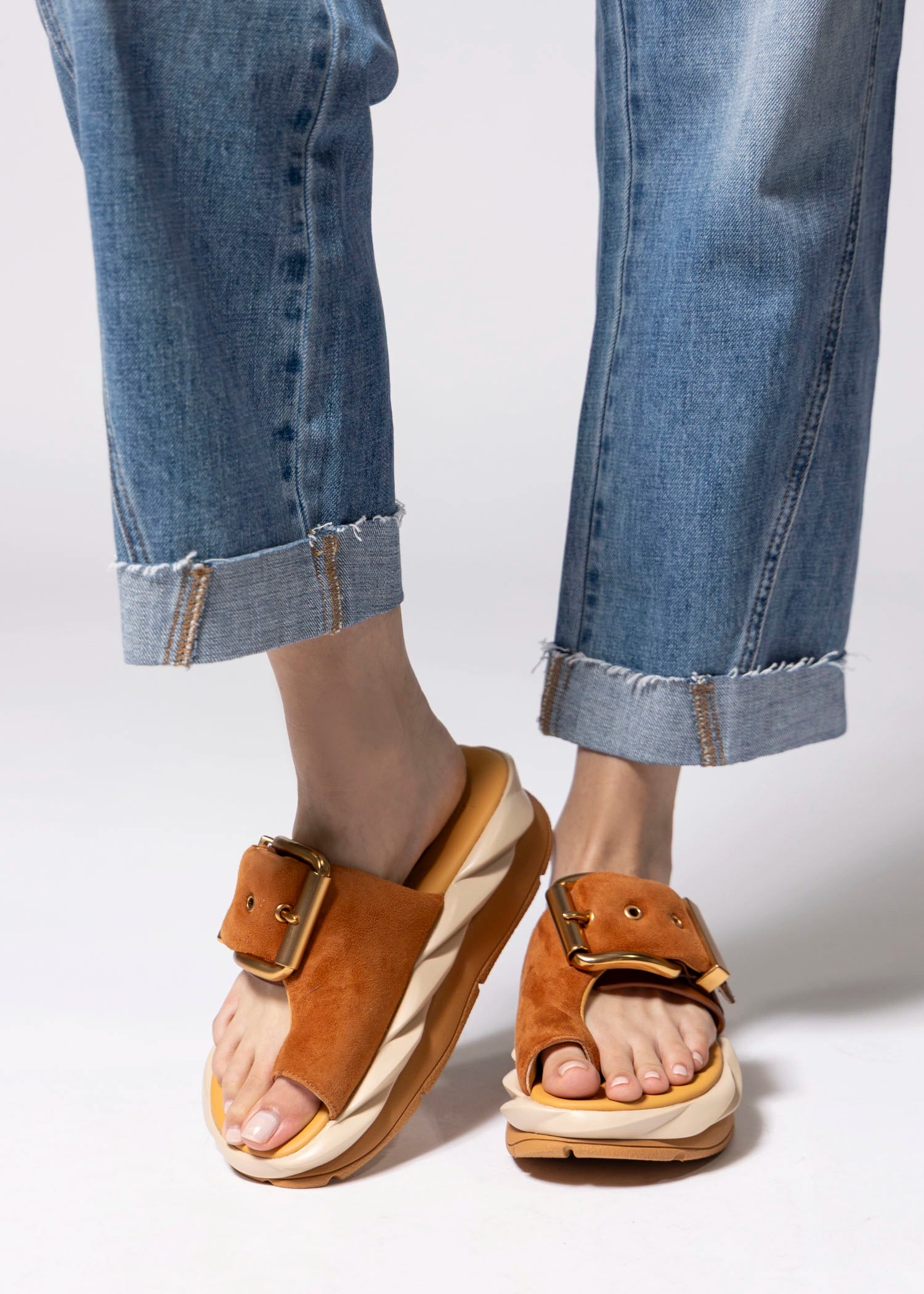 swatch_Soft Brown 4ccccees mellow glow platform sandal