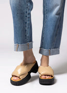 swatch_Skin Patent 4CCCCees plia anda platform sandal
