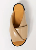 swatch_Skin Patent 4CCCCees plia anda platform sandal