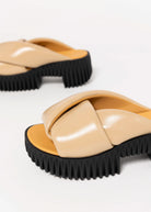 swatch_Skin Patent 4CCCCees plia anda platform sandal