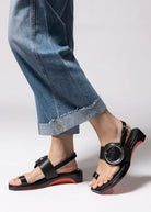 swatch_Black Leather 4CCCCees follin torus sandal