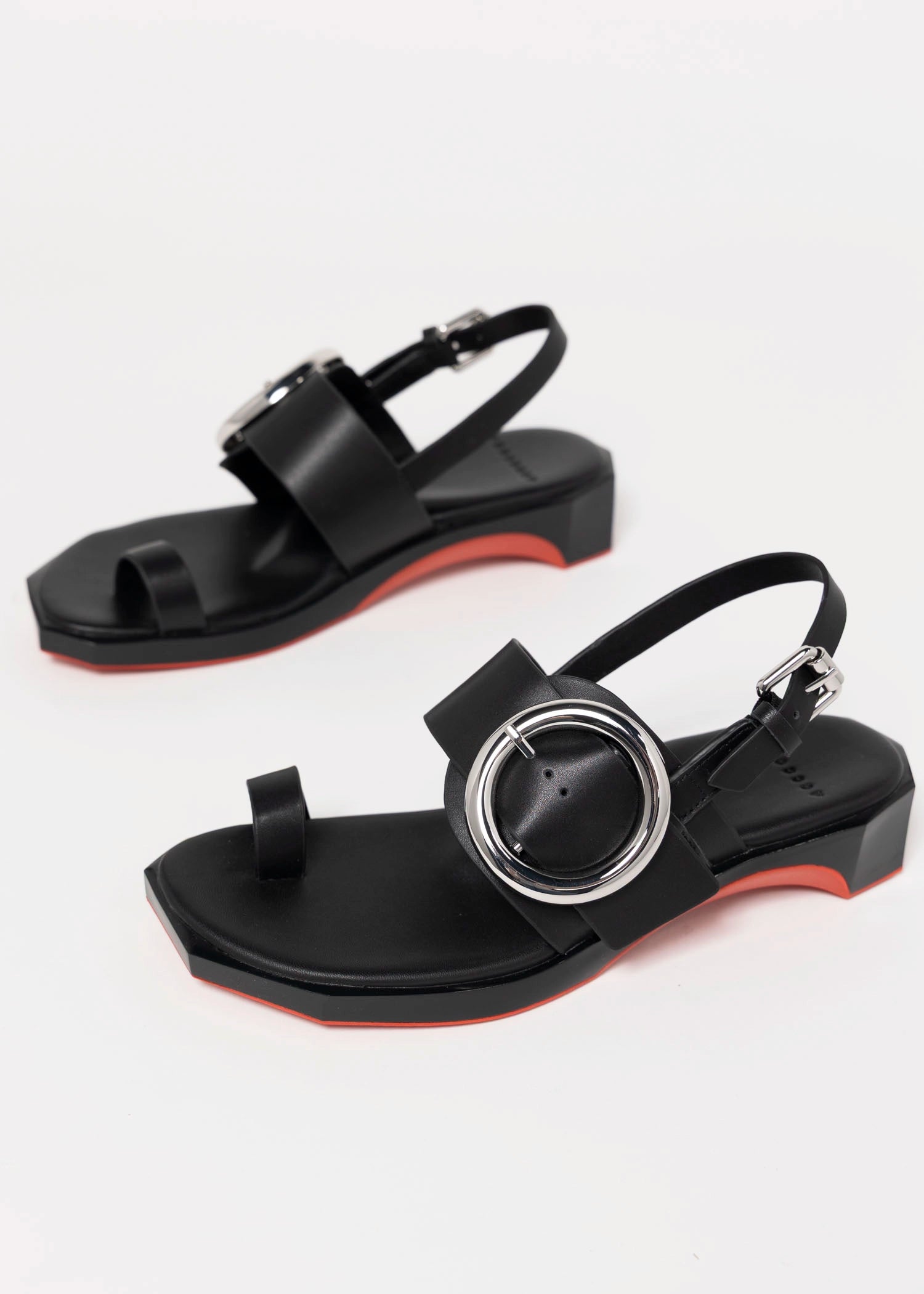 swatch_Black Leather 4CCCCees follin torus sandal