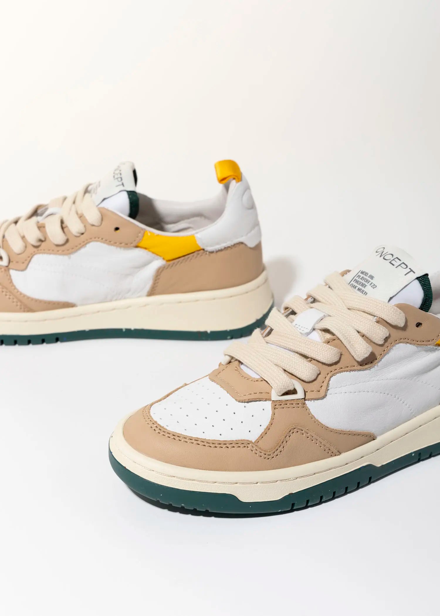 swatch_Oak Multi phoenix sneaker