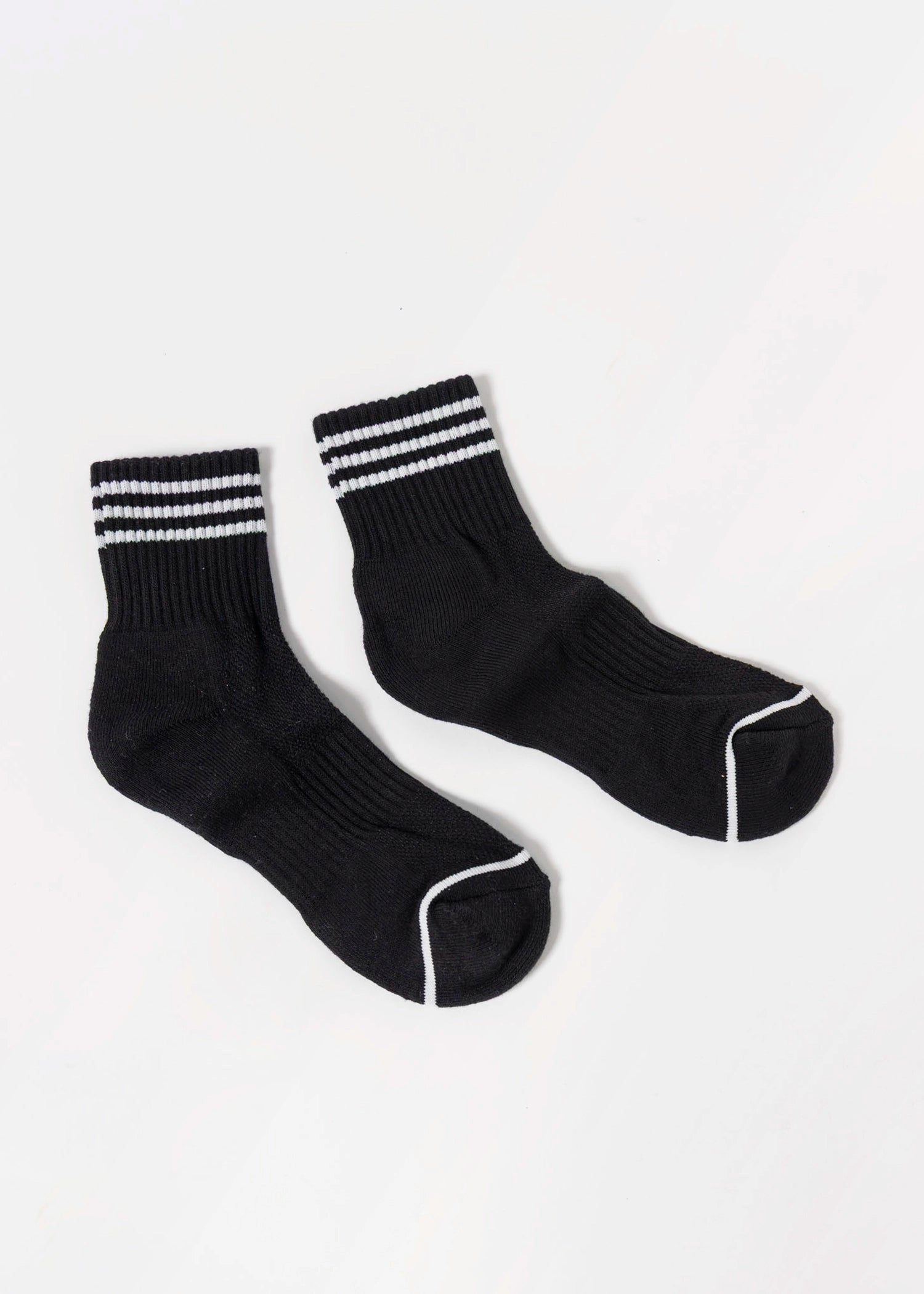 swatch_Black le bon shoppe girlfriend socks