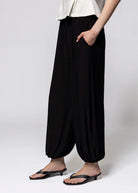 swatch_Black balloon pants