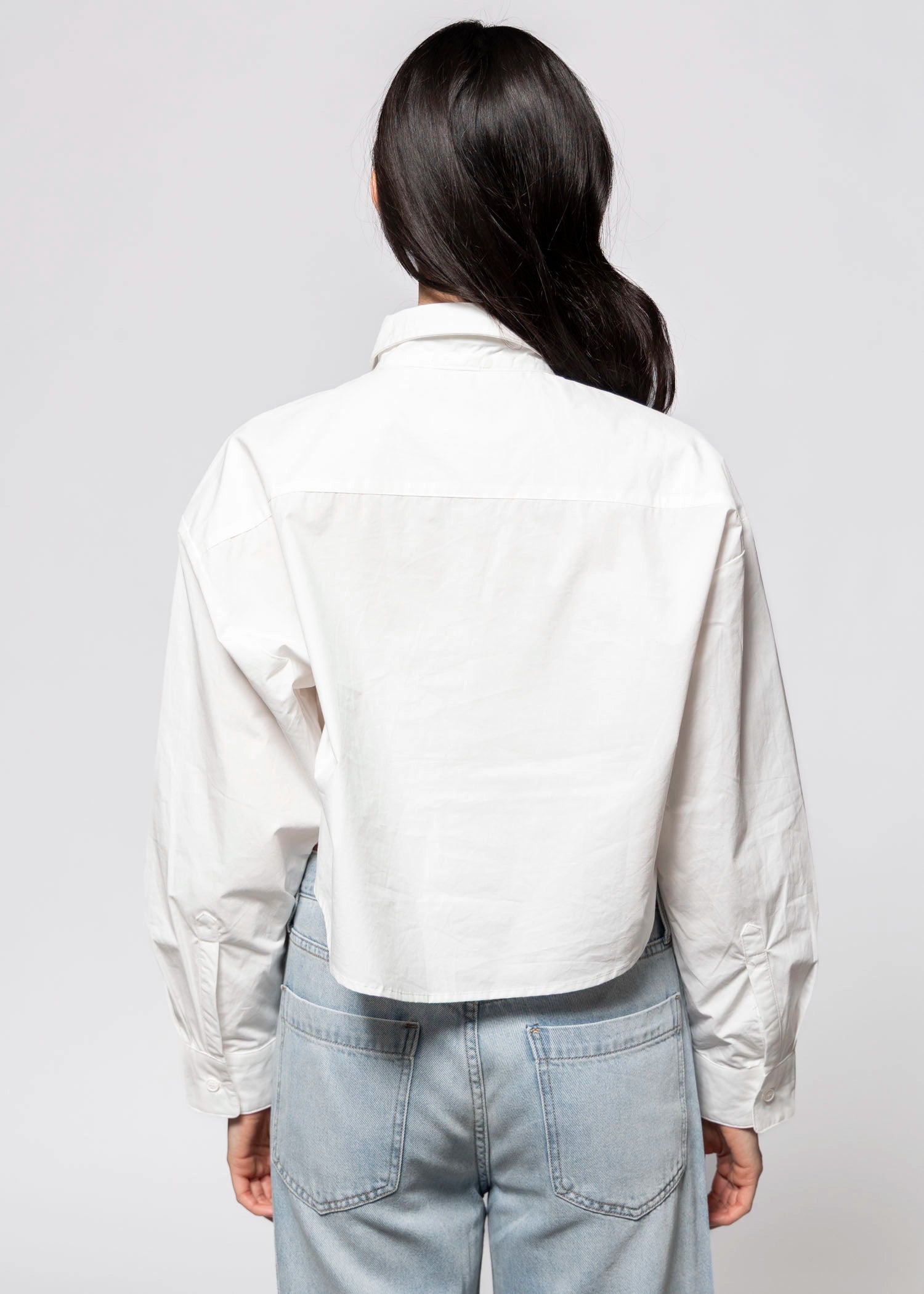 swatch_White cropped button down shirt