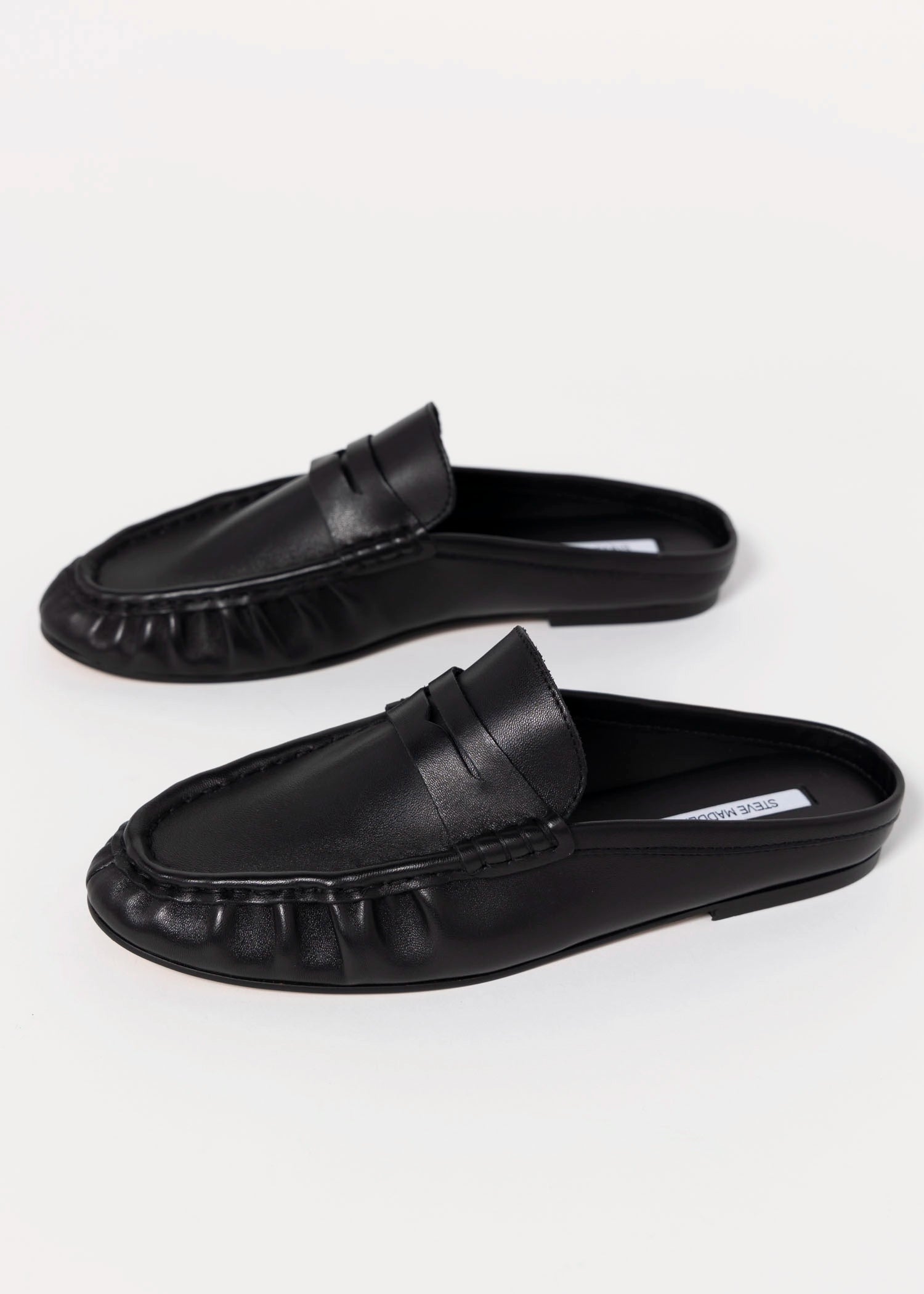 swatch_Smooth Black rafe loafer steve madden