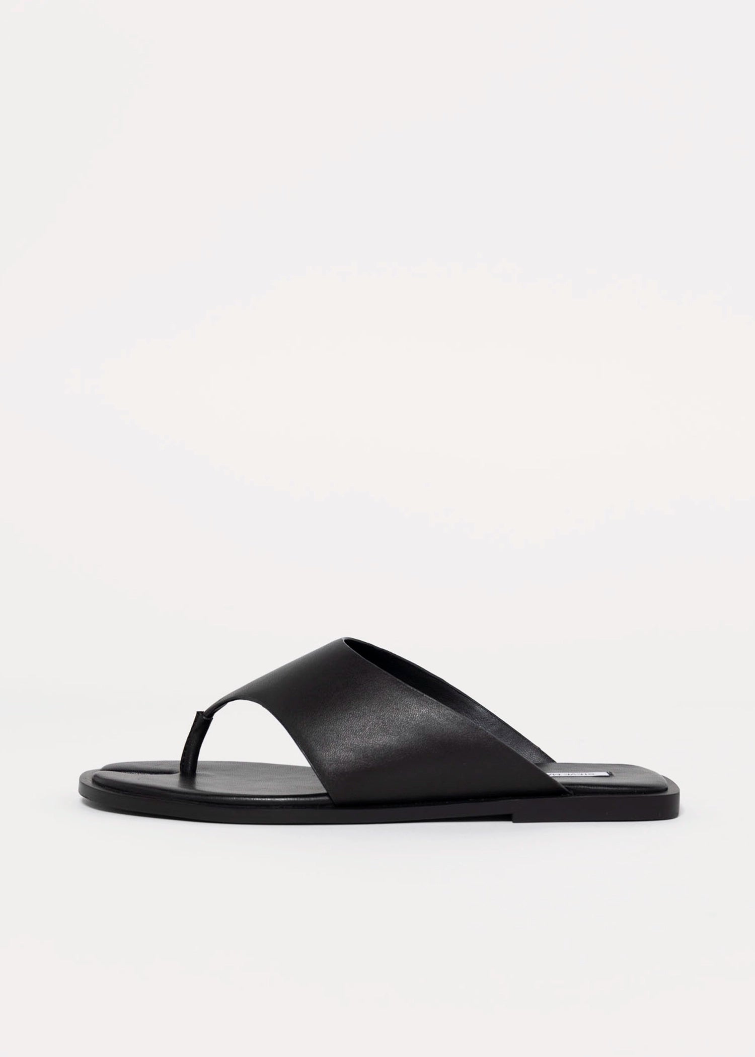 swatch_Black Leather steve madden Illia tabi thong sandal