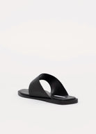 swatch_Black Leather steve madden Illia tabi thong sandal