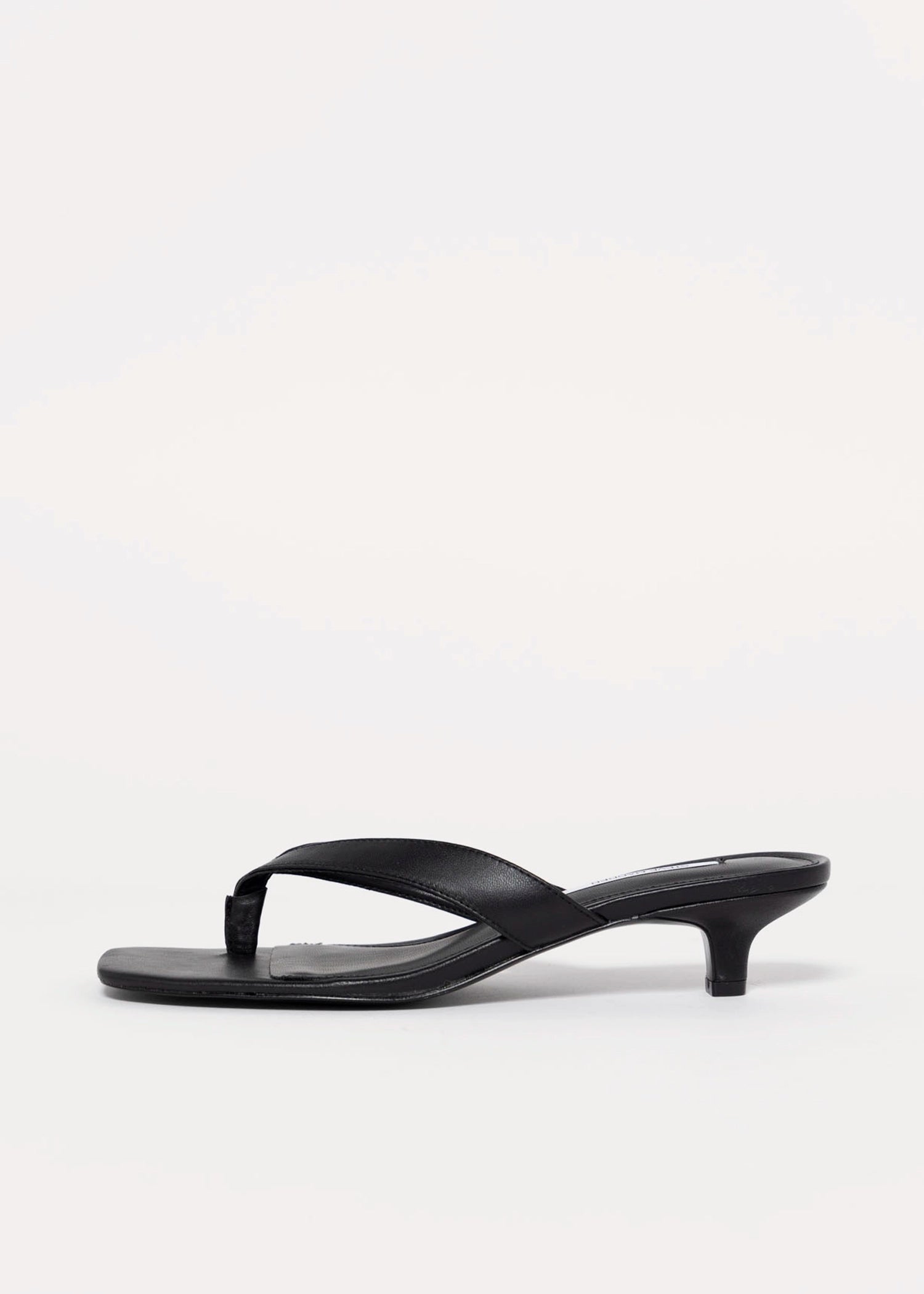 swatch_Black Leather steve madden tracie thong sandal